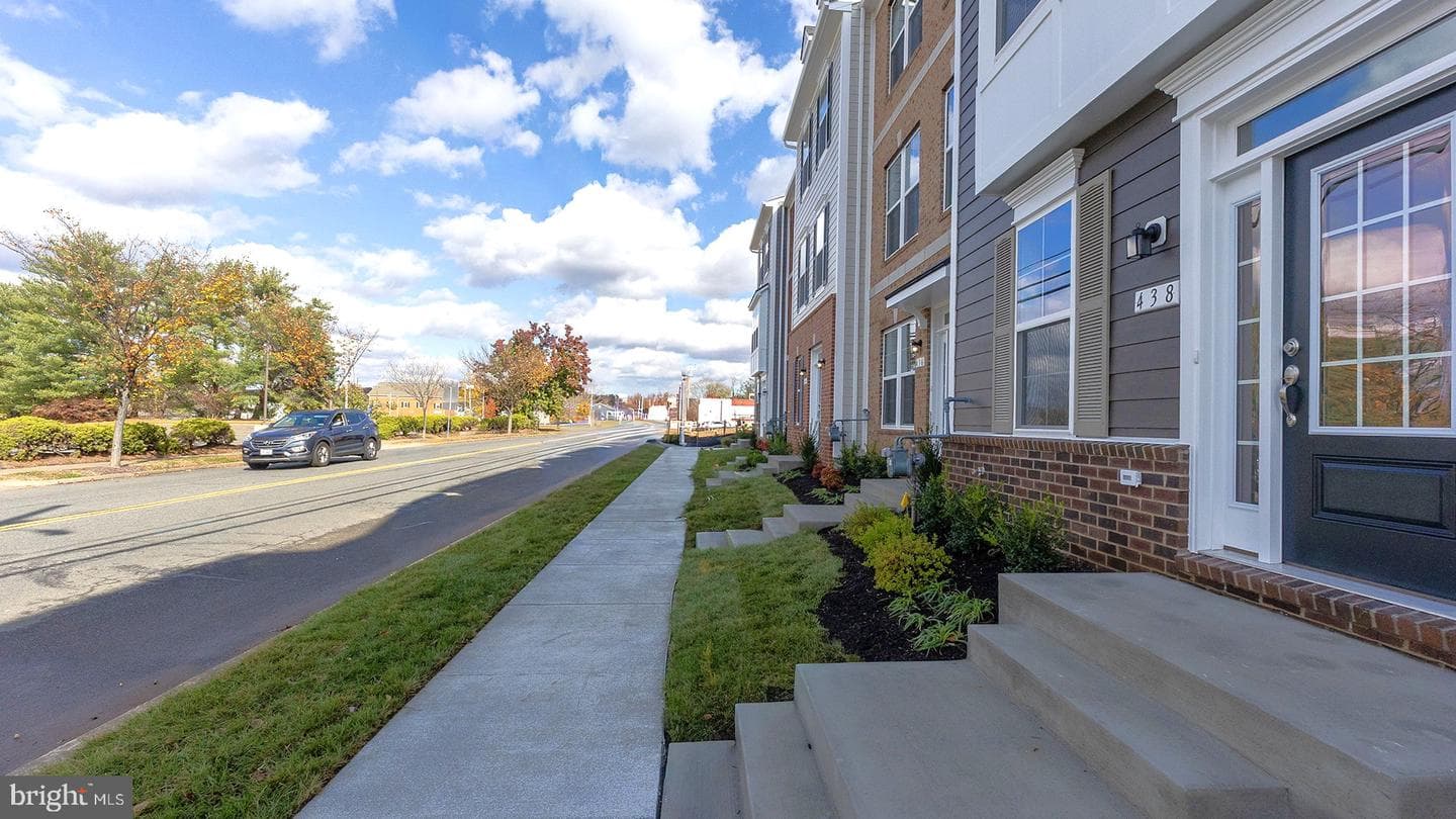 438 Germania Street photo 42