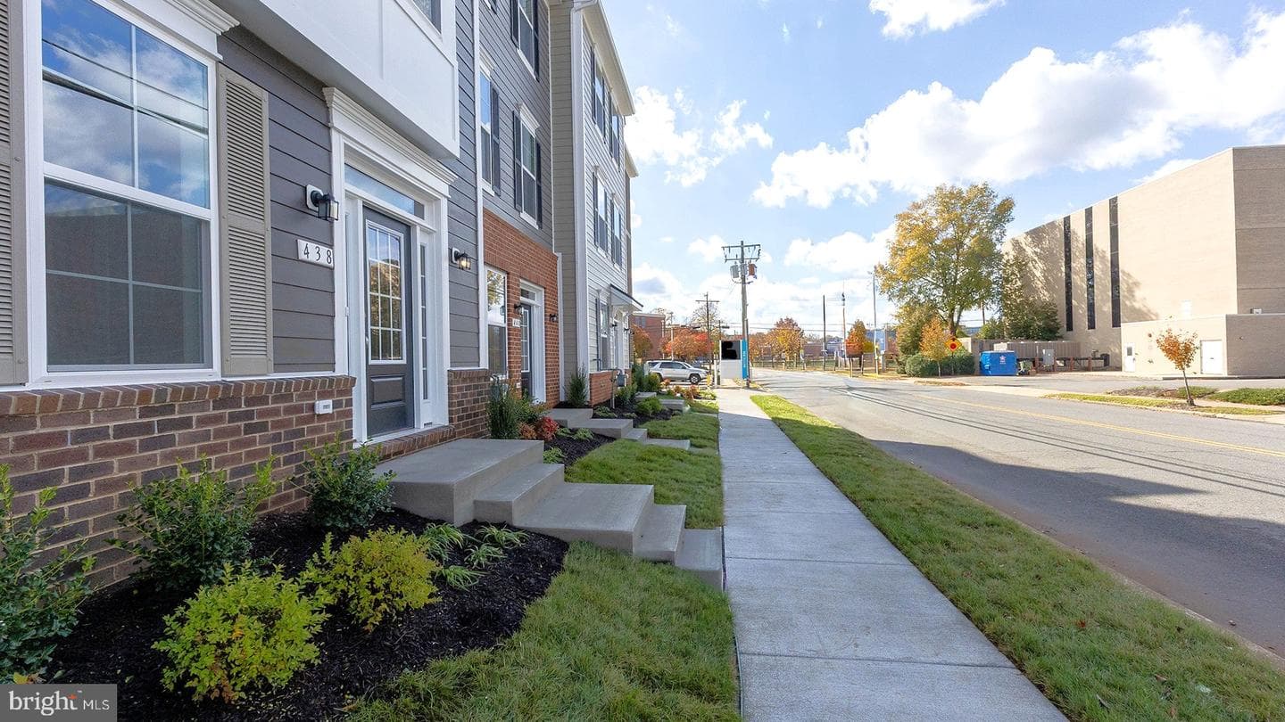 438 Germania Street photo 43