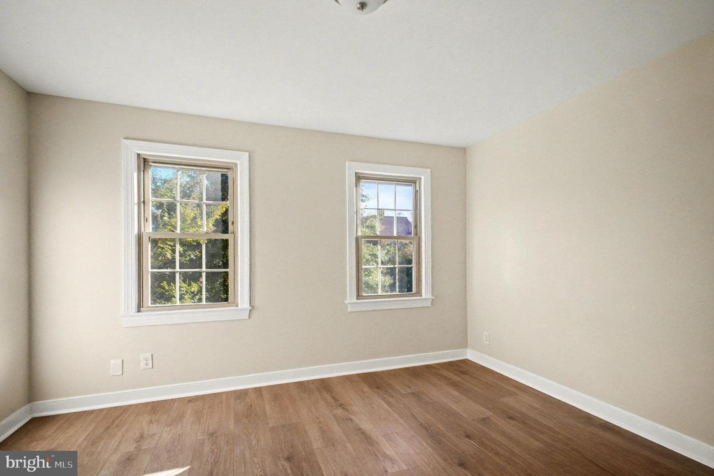811 College Avenue photo 14