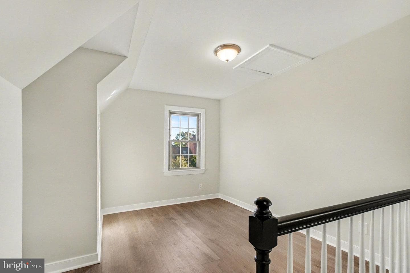 811 College Avenue photo 19