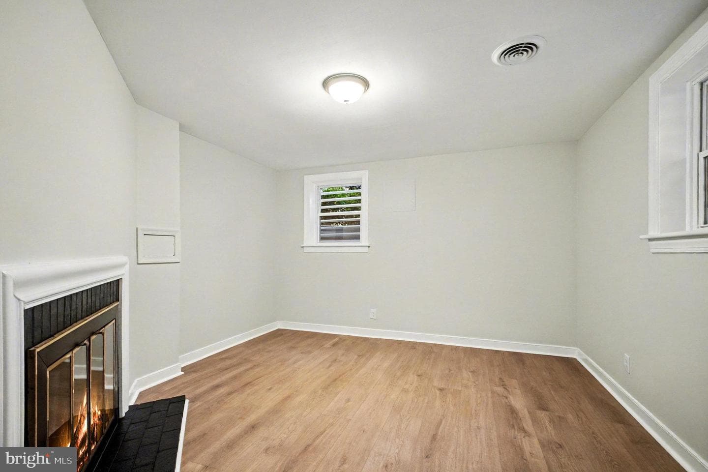 811 College Avenue photo 24