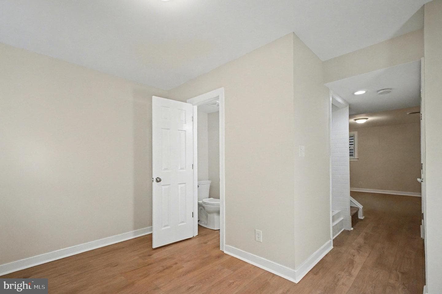 811 College Avenue photo 26