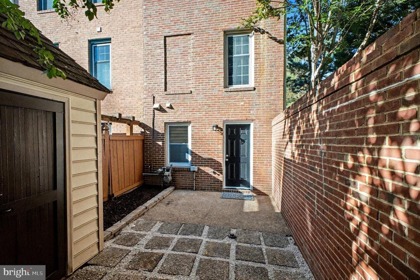 811 College Avenue photo 28