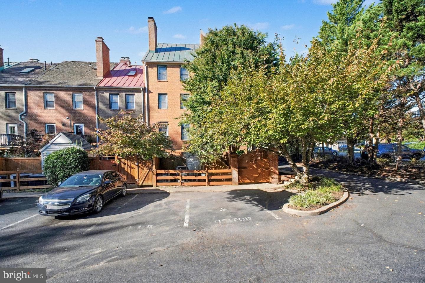 811 College Avenue photo 29