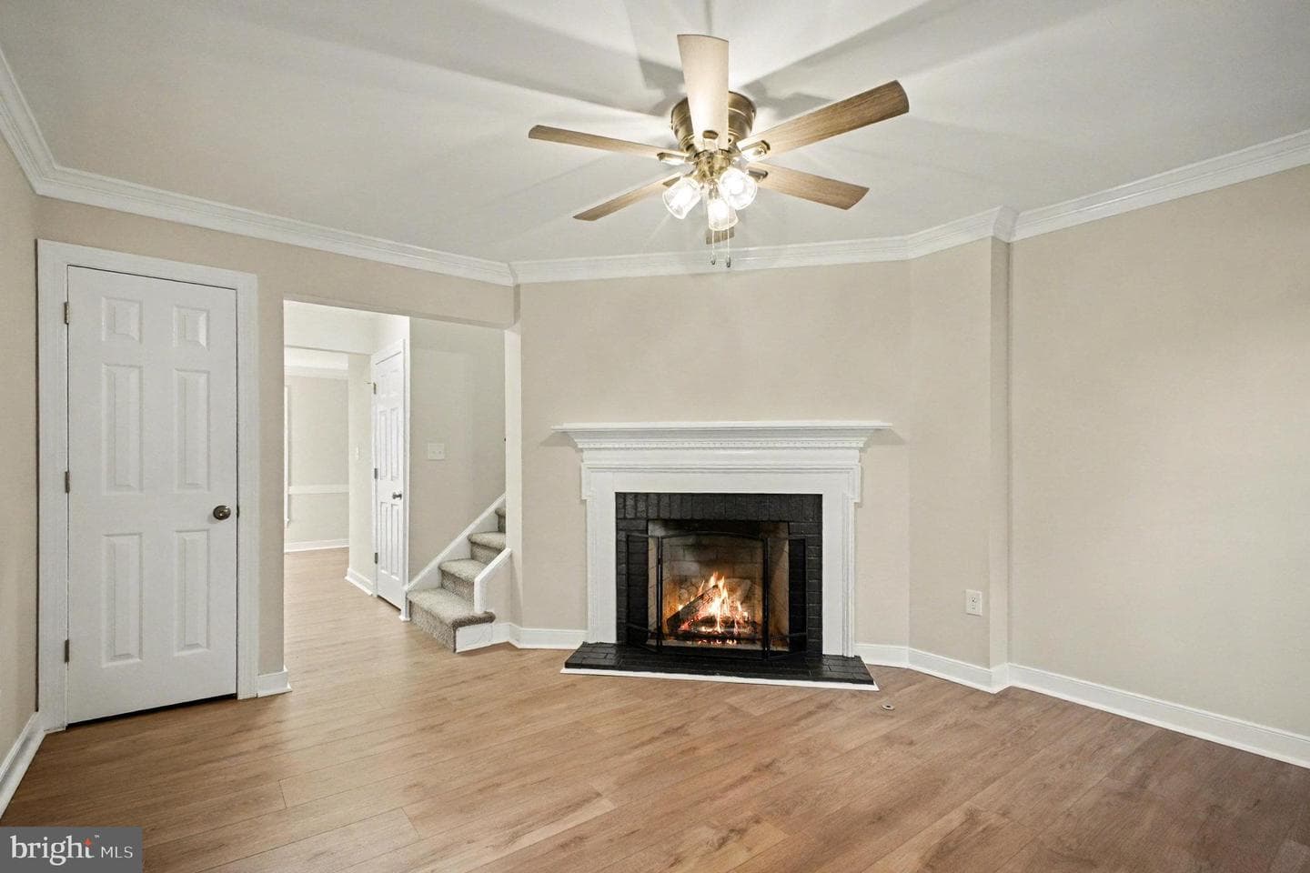 811 College Avenue photo 4