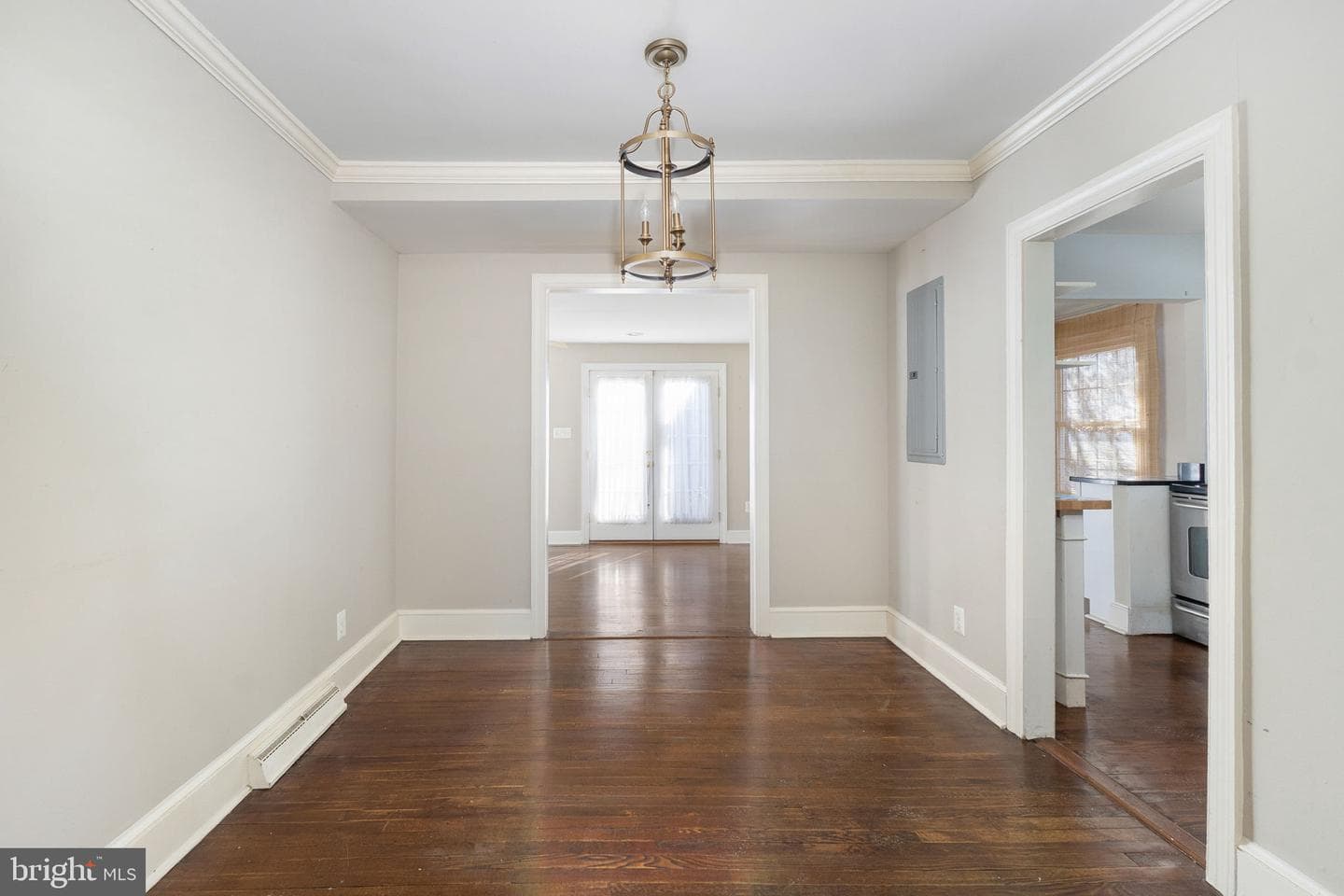 504 Hawke Street photo 12