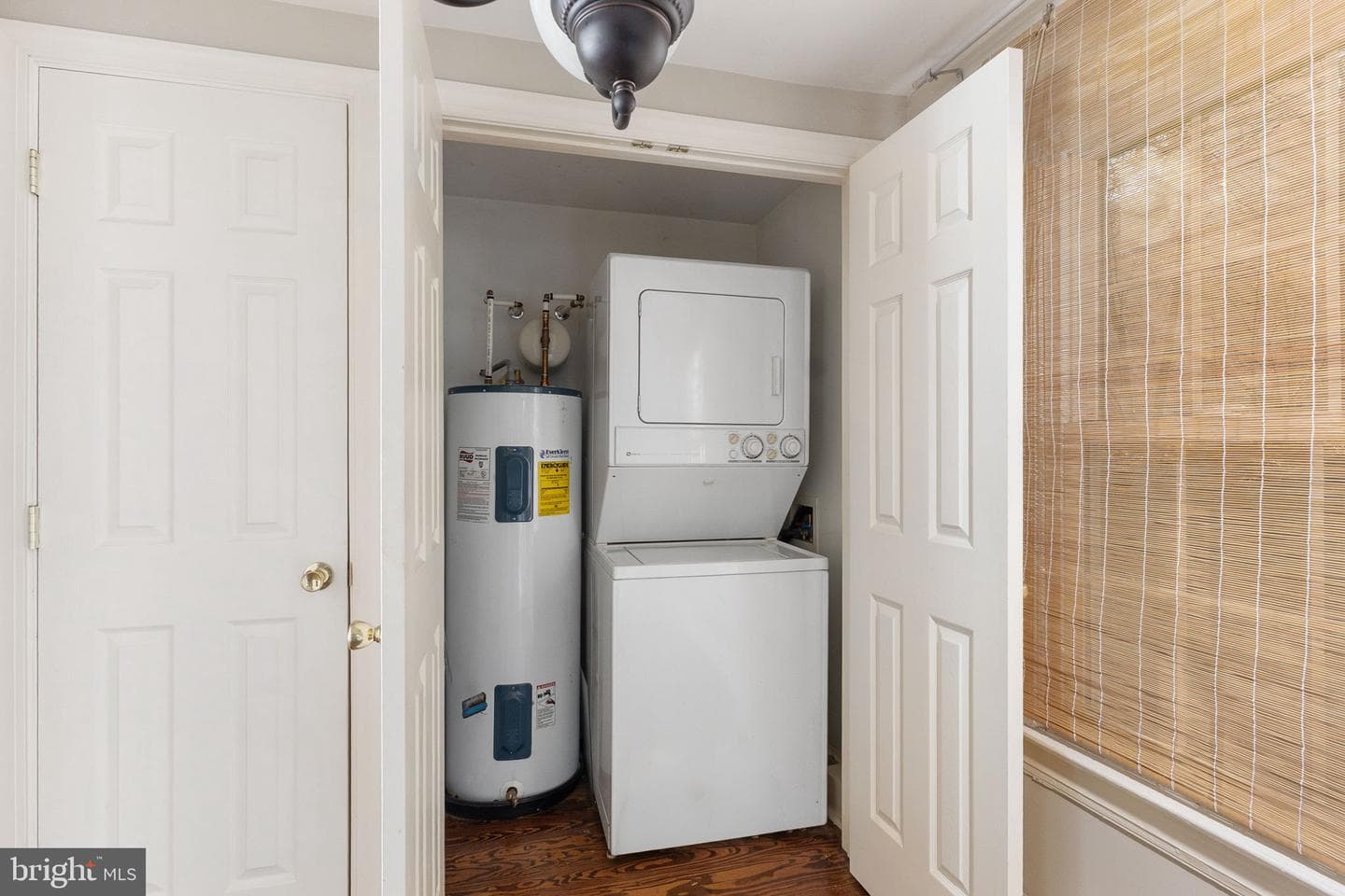 504 Hawke Street photo 20