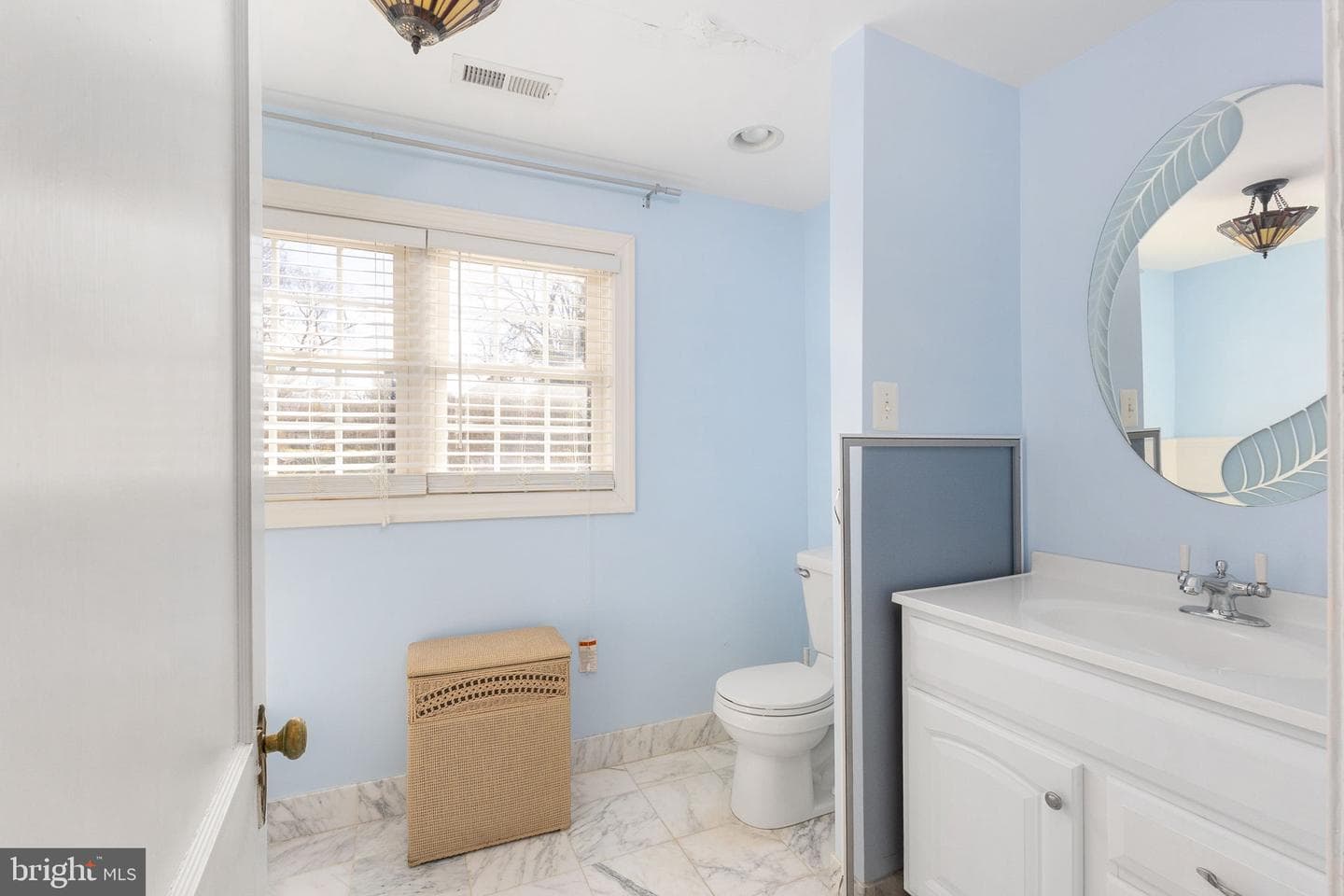 504 Hawke Street photo 35