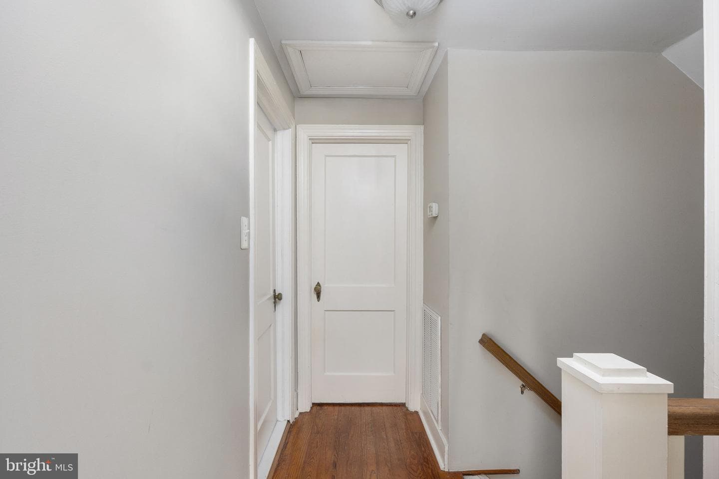 504 Hawke Street photo 36