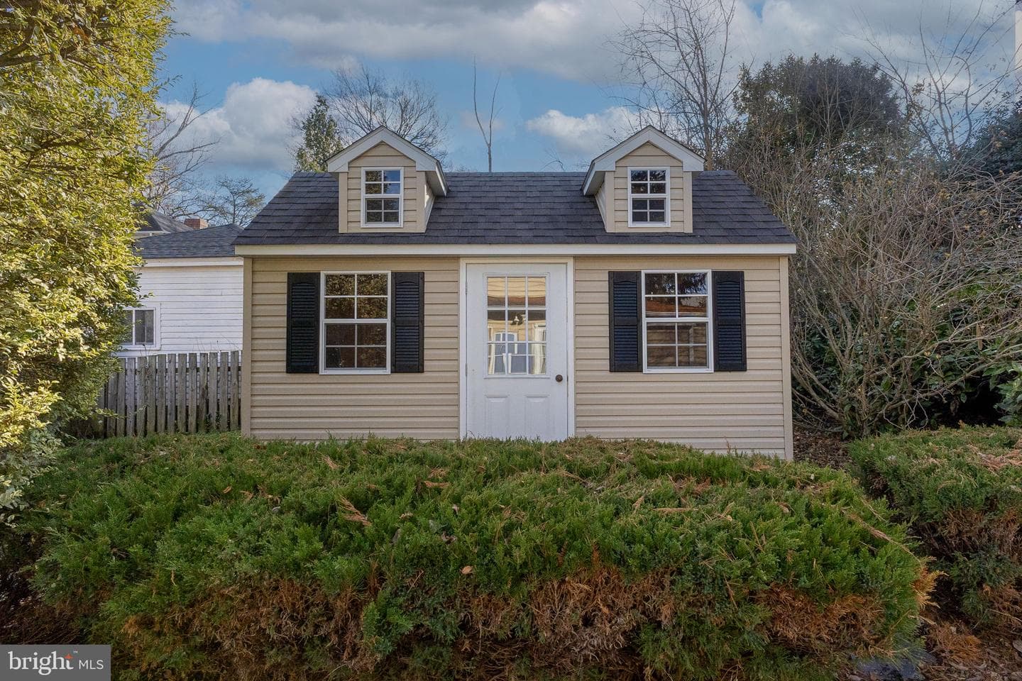 504 Hawke Street photo 44