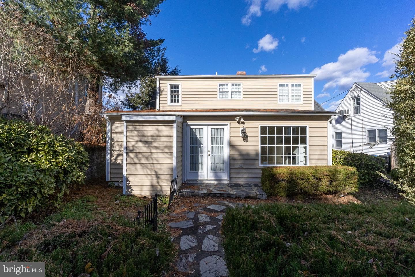 504 Hawke Street photo 45