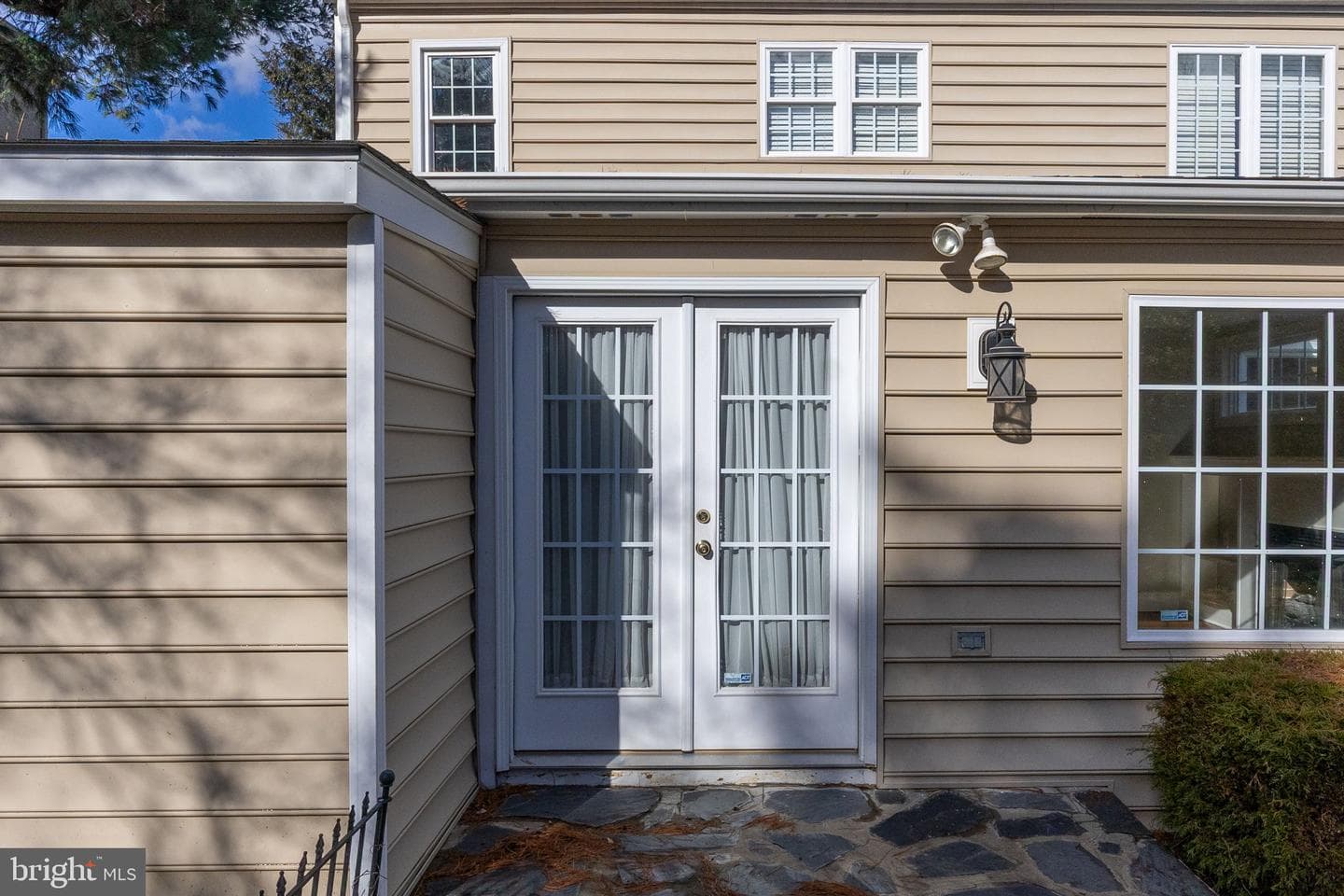 504 Hawke Street photo 49