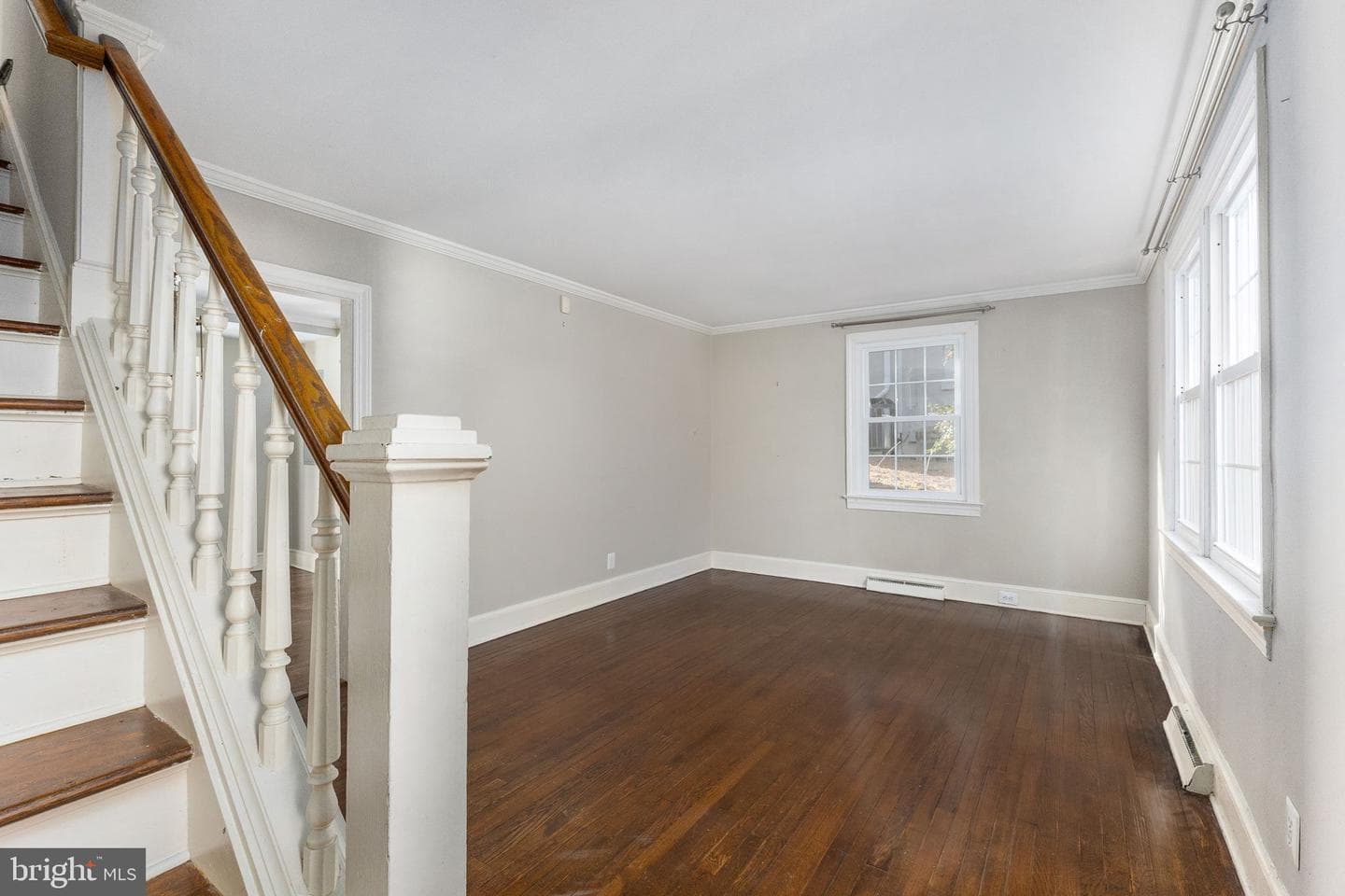 504 Hawke Street photo 9