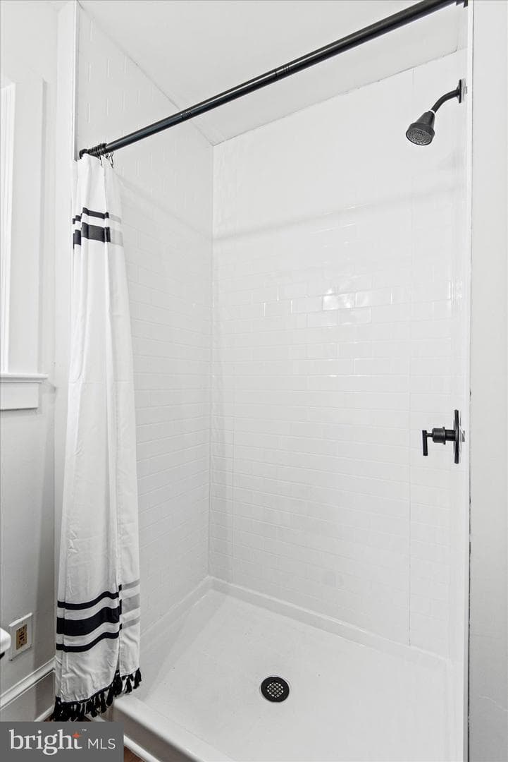 1312 Rowe Street photo 21