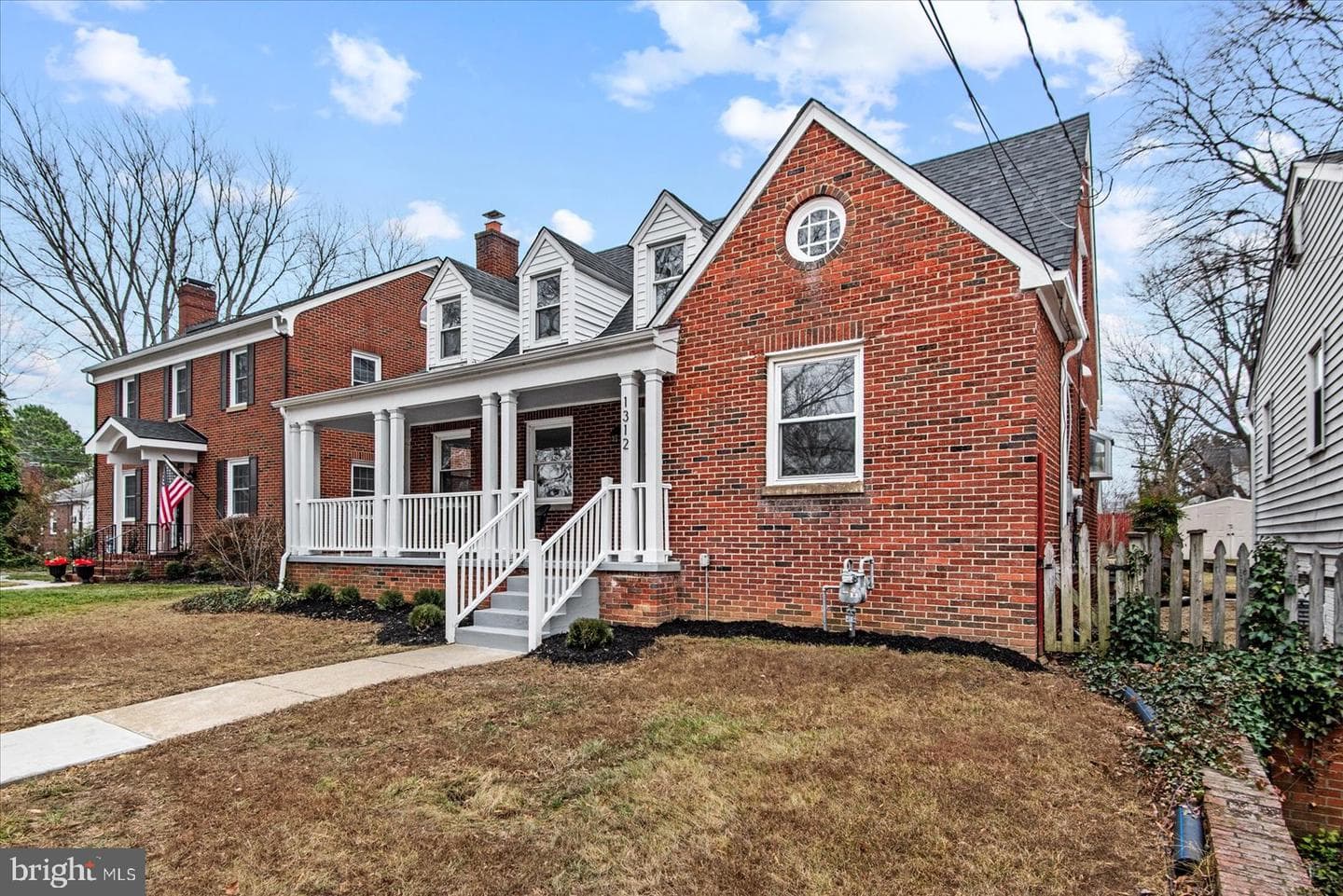 1312 Rowe Street photo 4