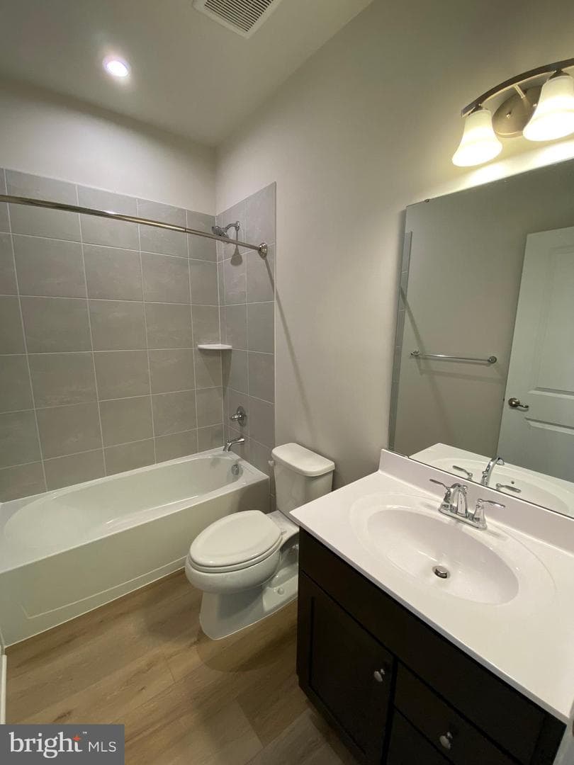 1110 Spur Lane photo 15