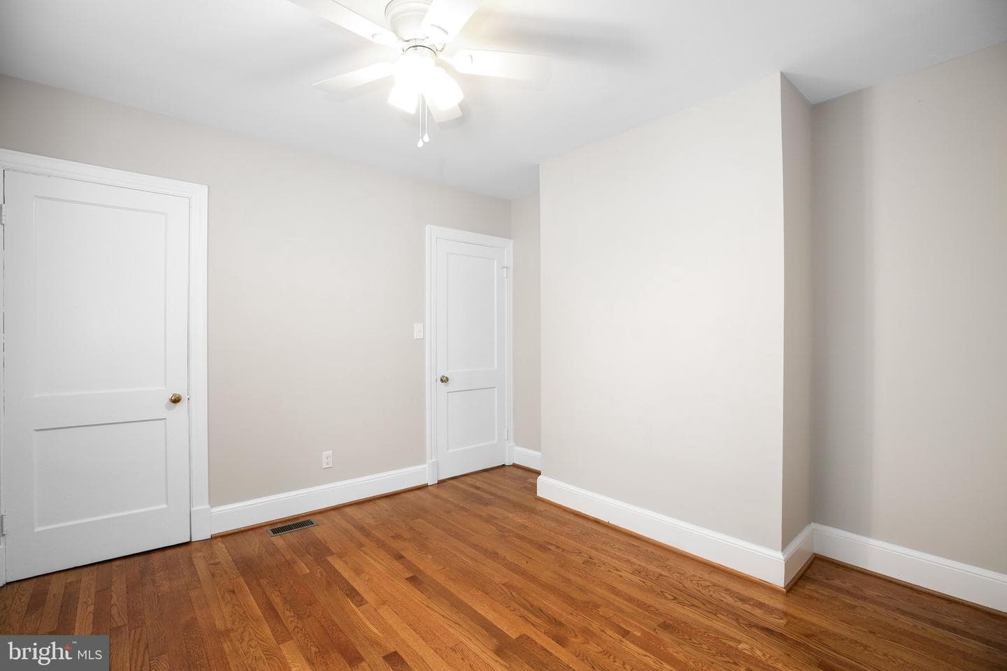 1213 Stafford Avenue photo 15
