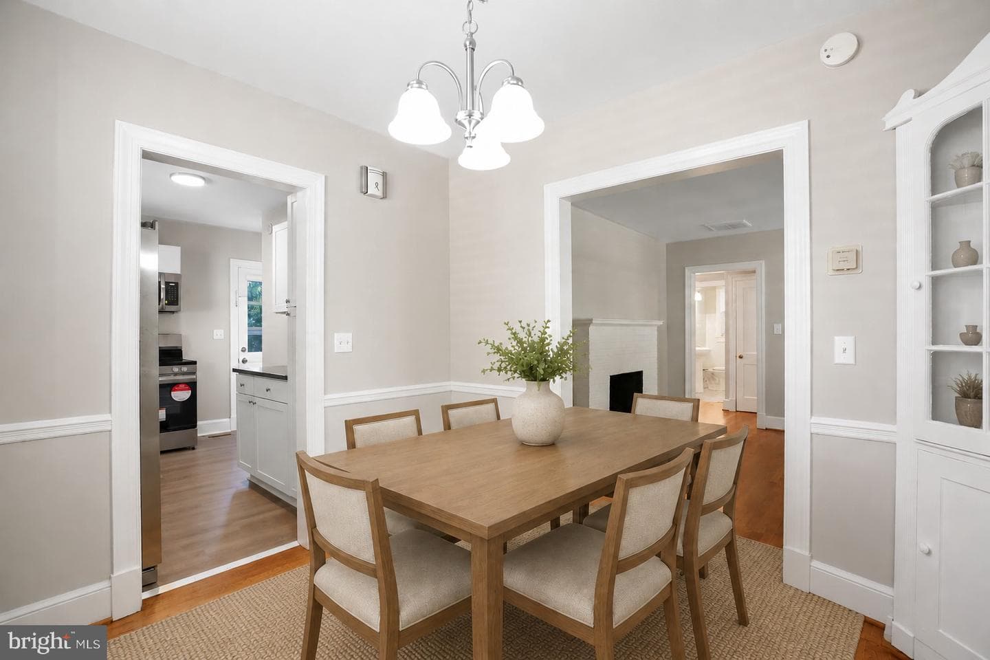 1213 Stafford Avenue photo 3