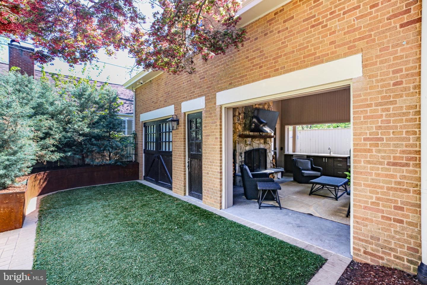 1111 Prince Edward Street photo 81