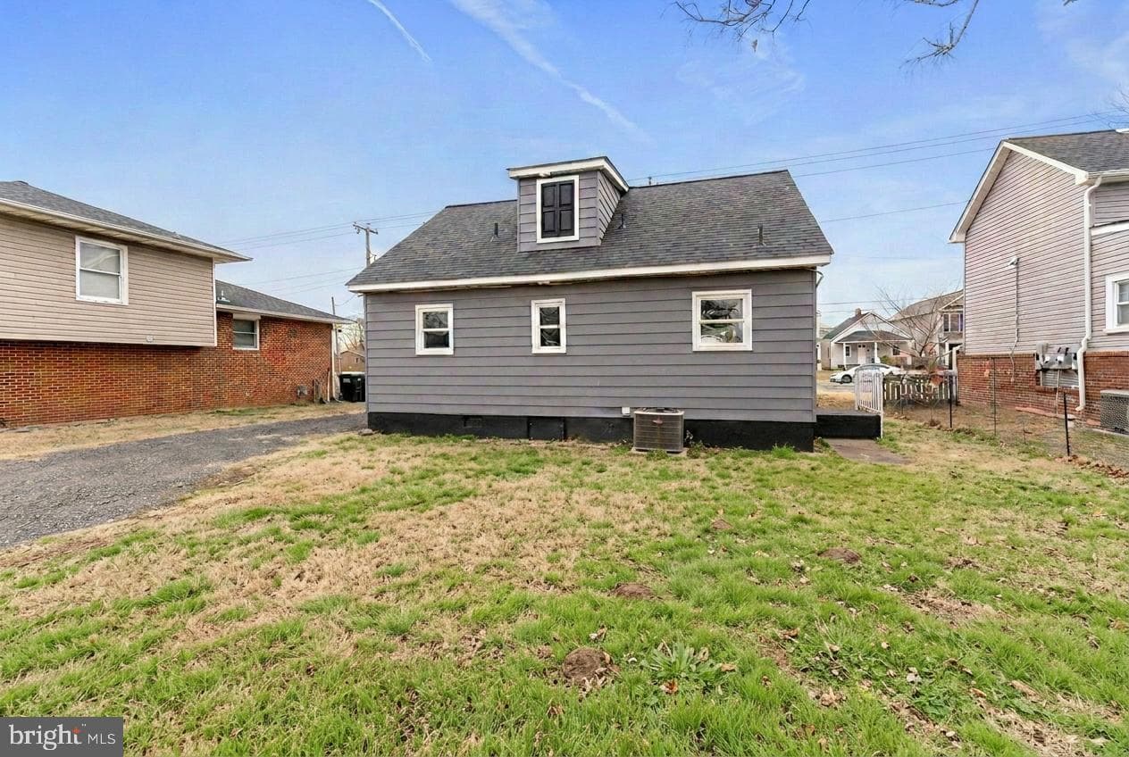 423 Mckinney Street photo 27