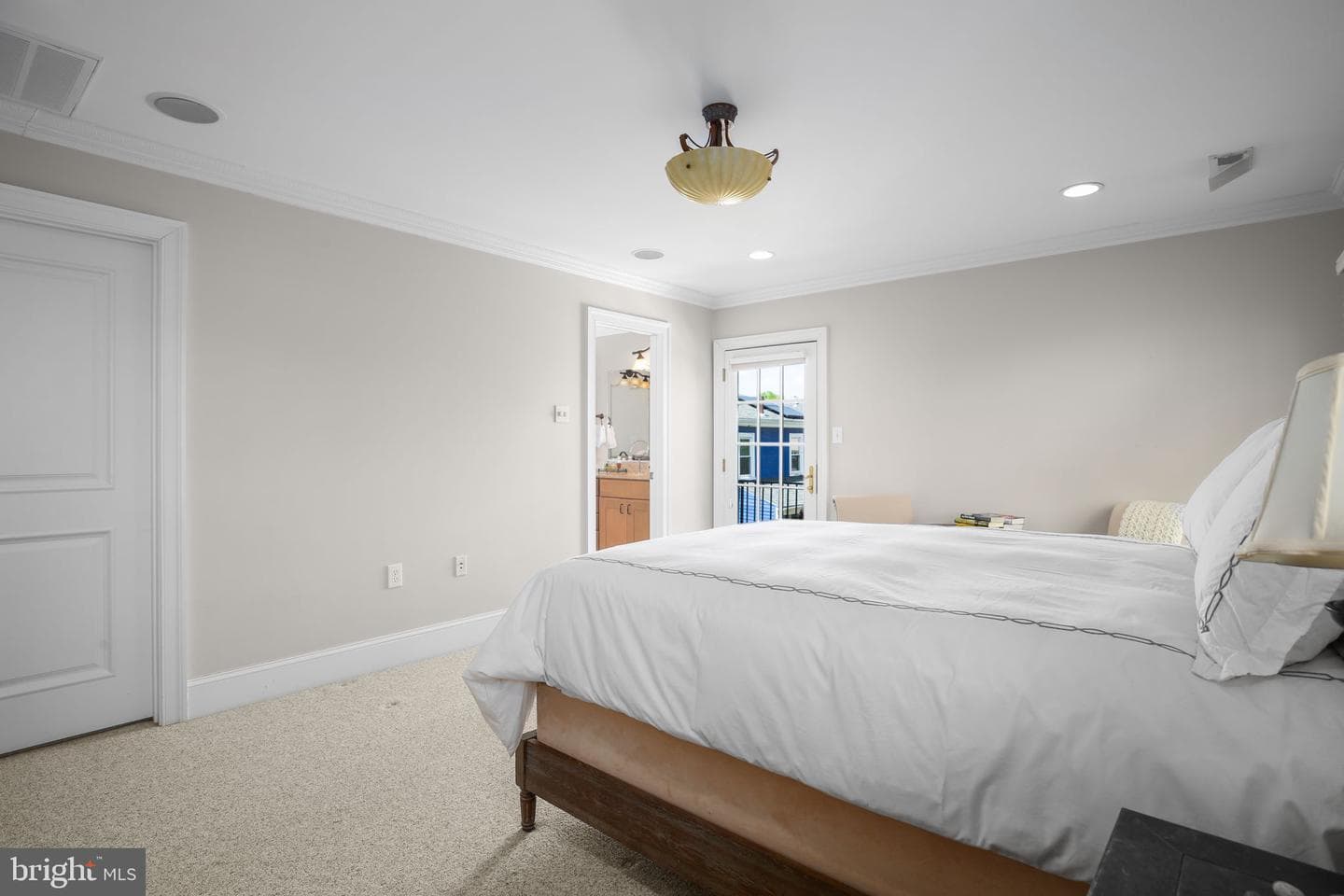 211 Fauquier Street photo 23