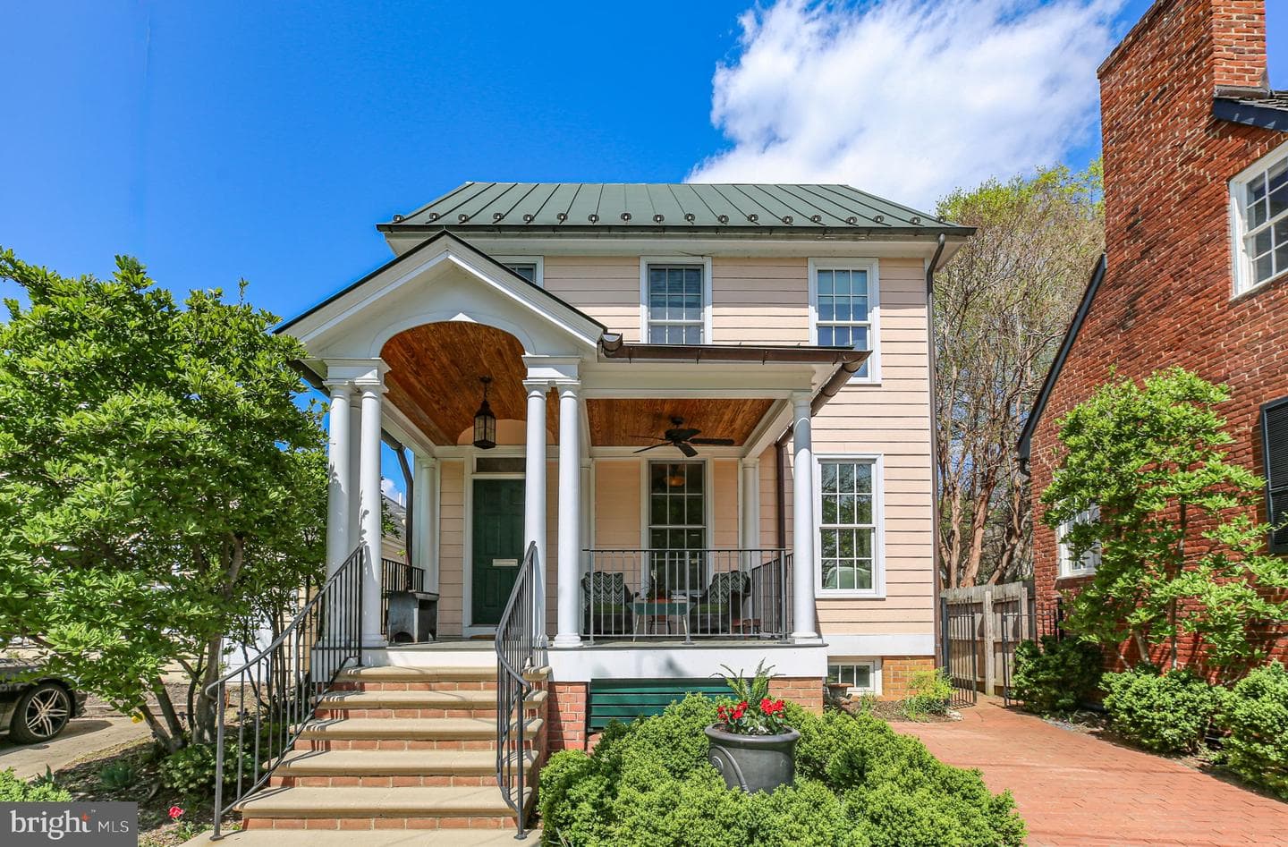 211 Fauquier Street photo 52