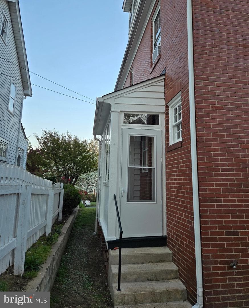 901 Monroe Street photo 42