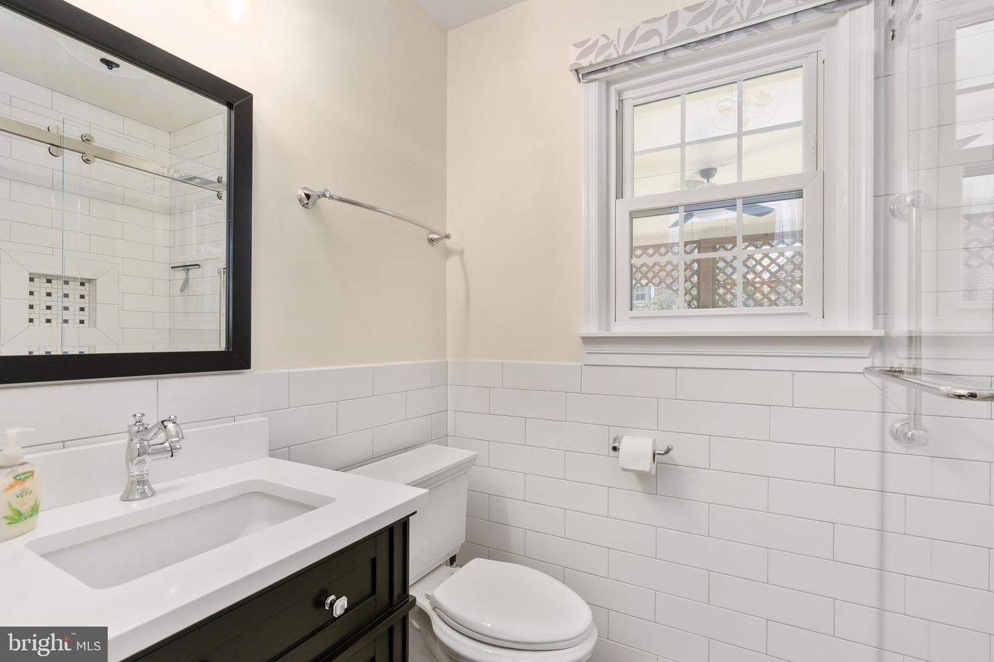 909 Mortimer Avenue photo 31