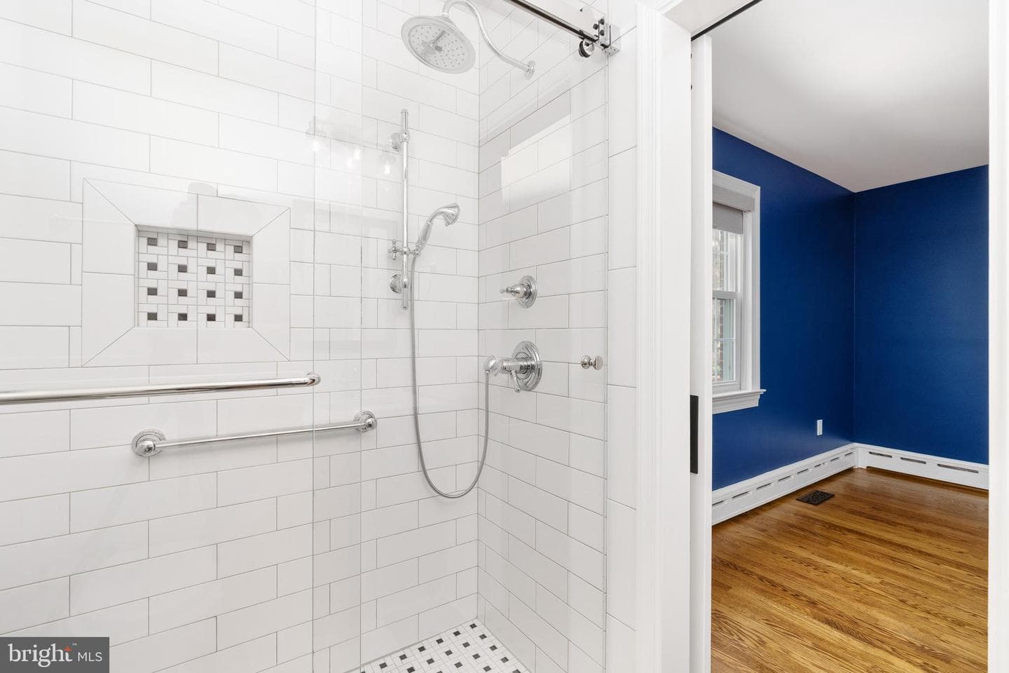 909 Mortimer Avenue photo 32