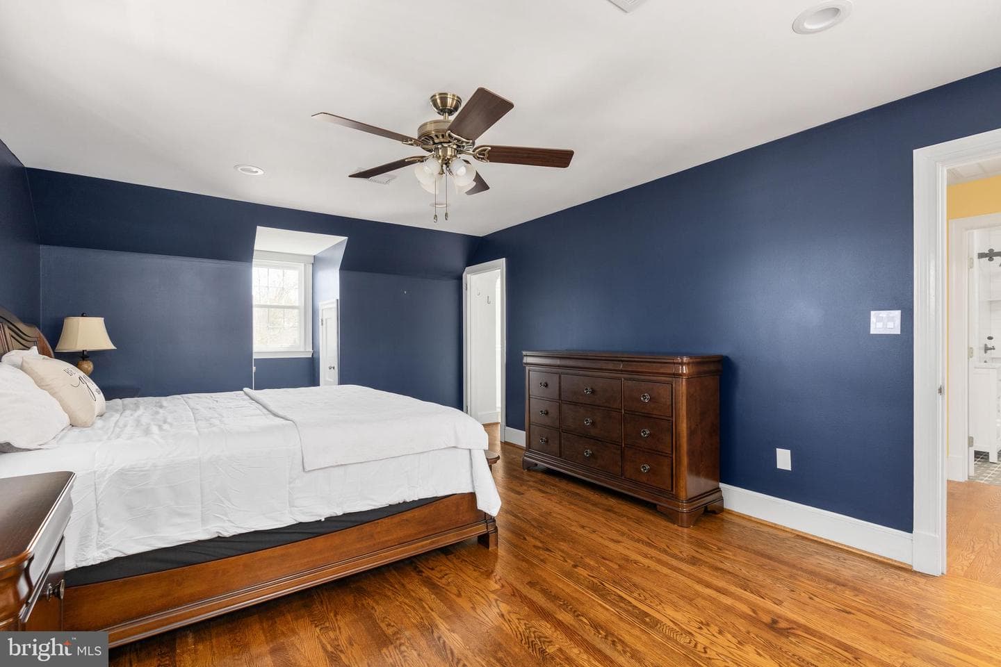 909 Mortimer Avenue photo 37