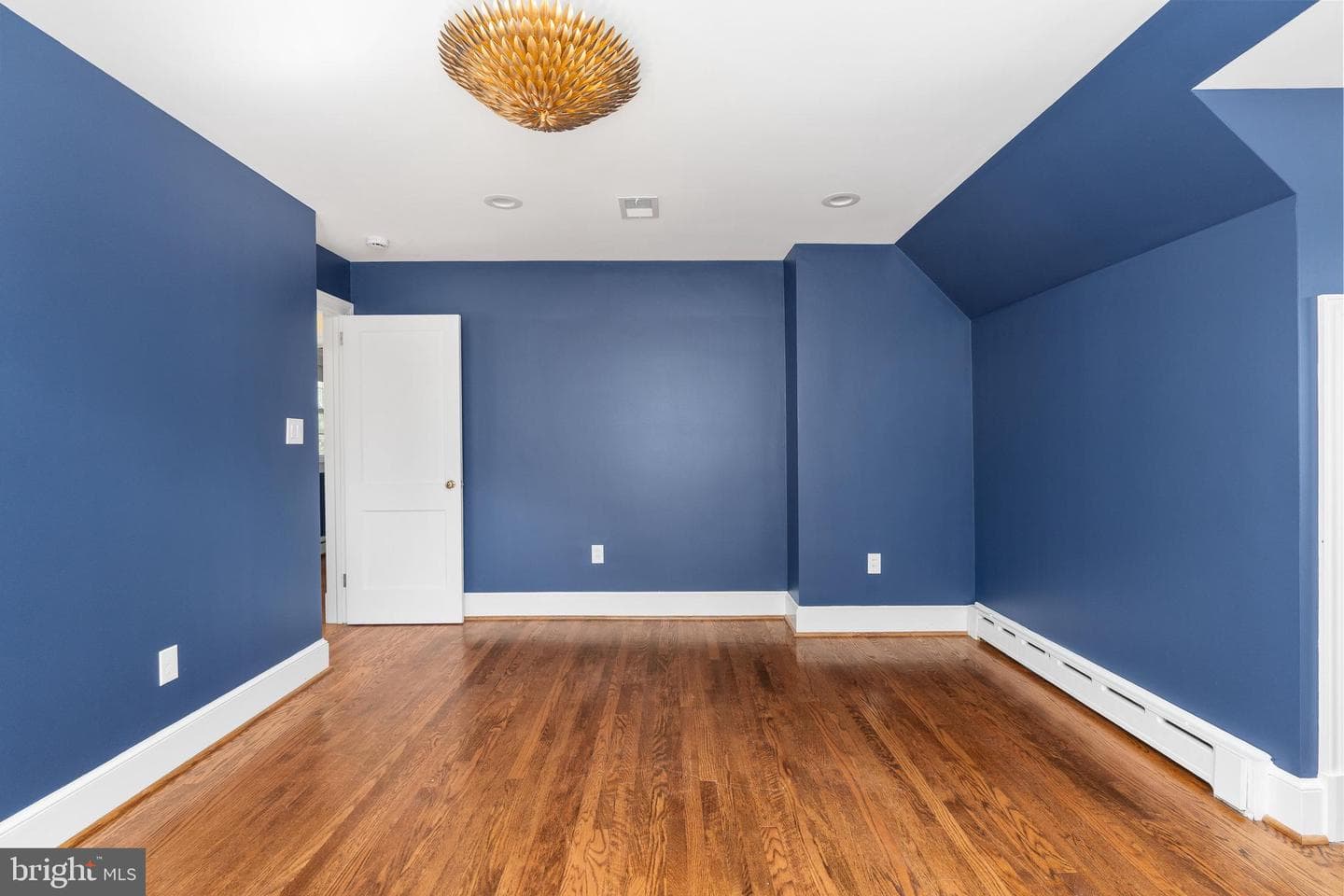 909 Mortimer Avenue photo 42