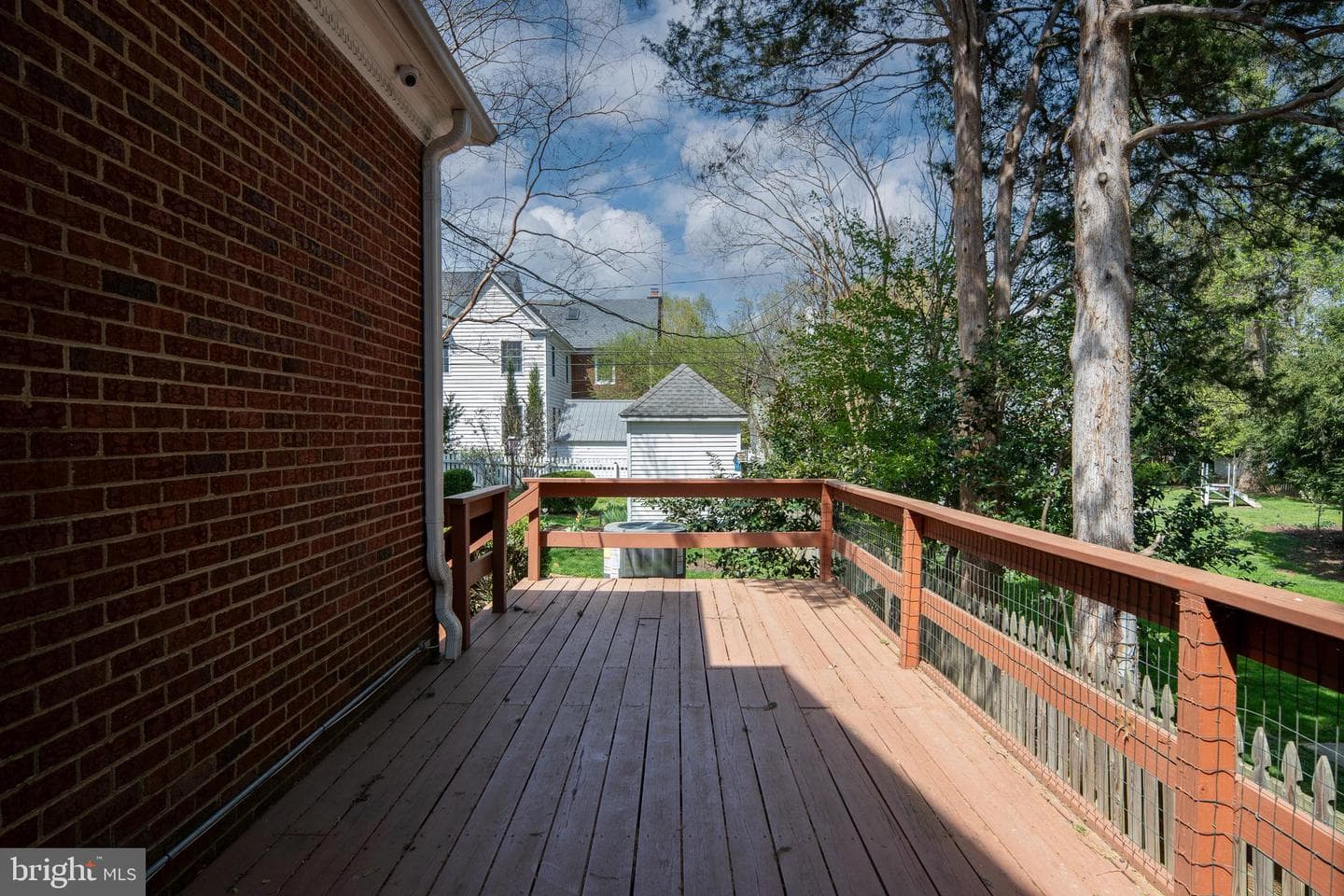 909 Mortimer Avenue photo 54