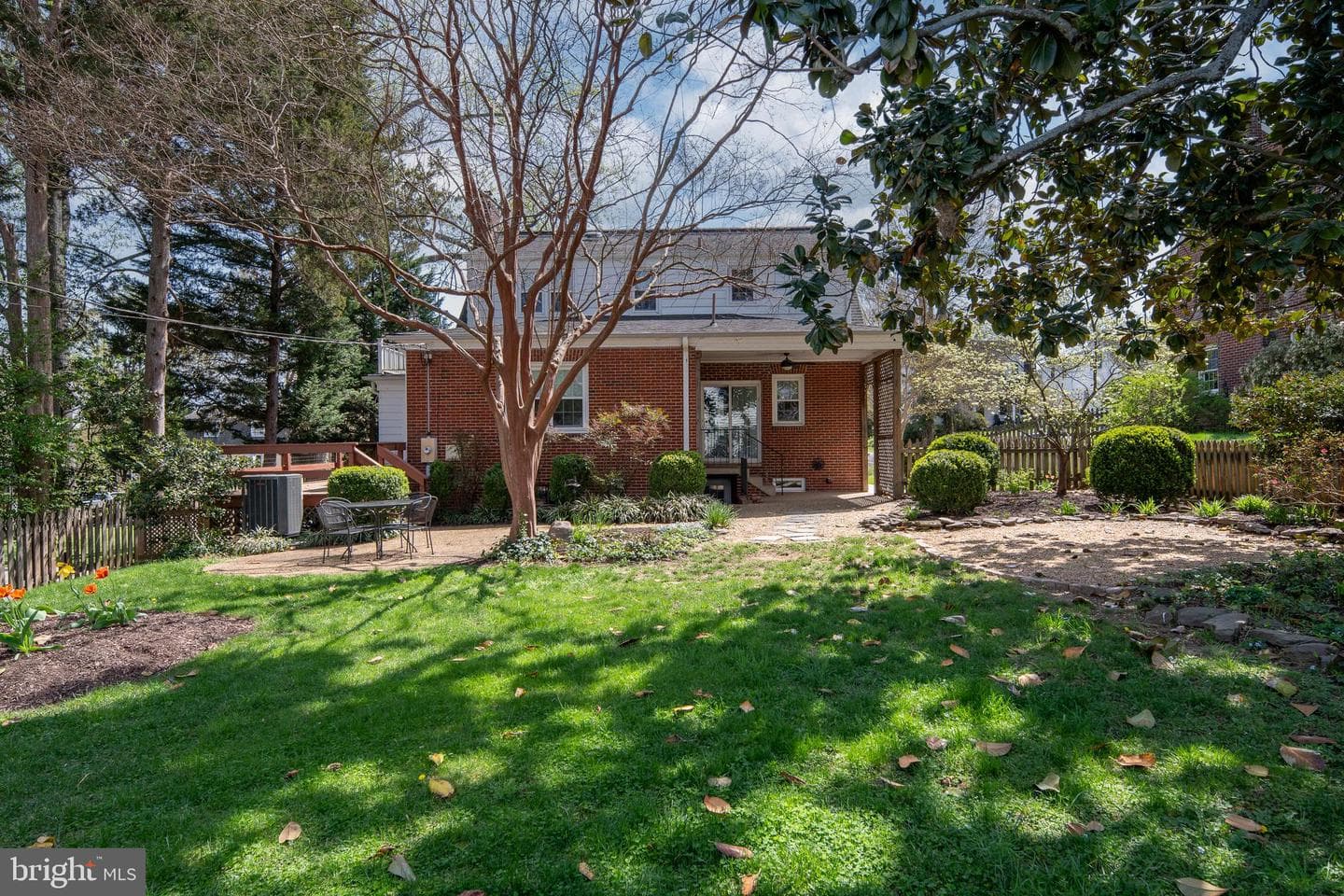 909 Mortimer Avenue photo 59