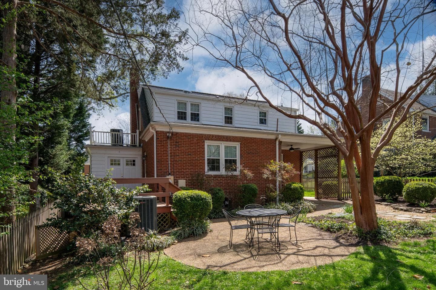 909 Mortimer Avenue photo 61