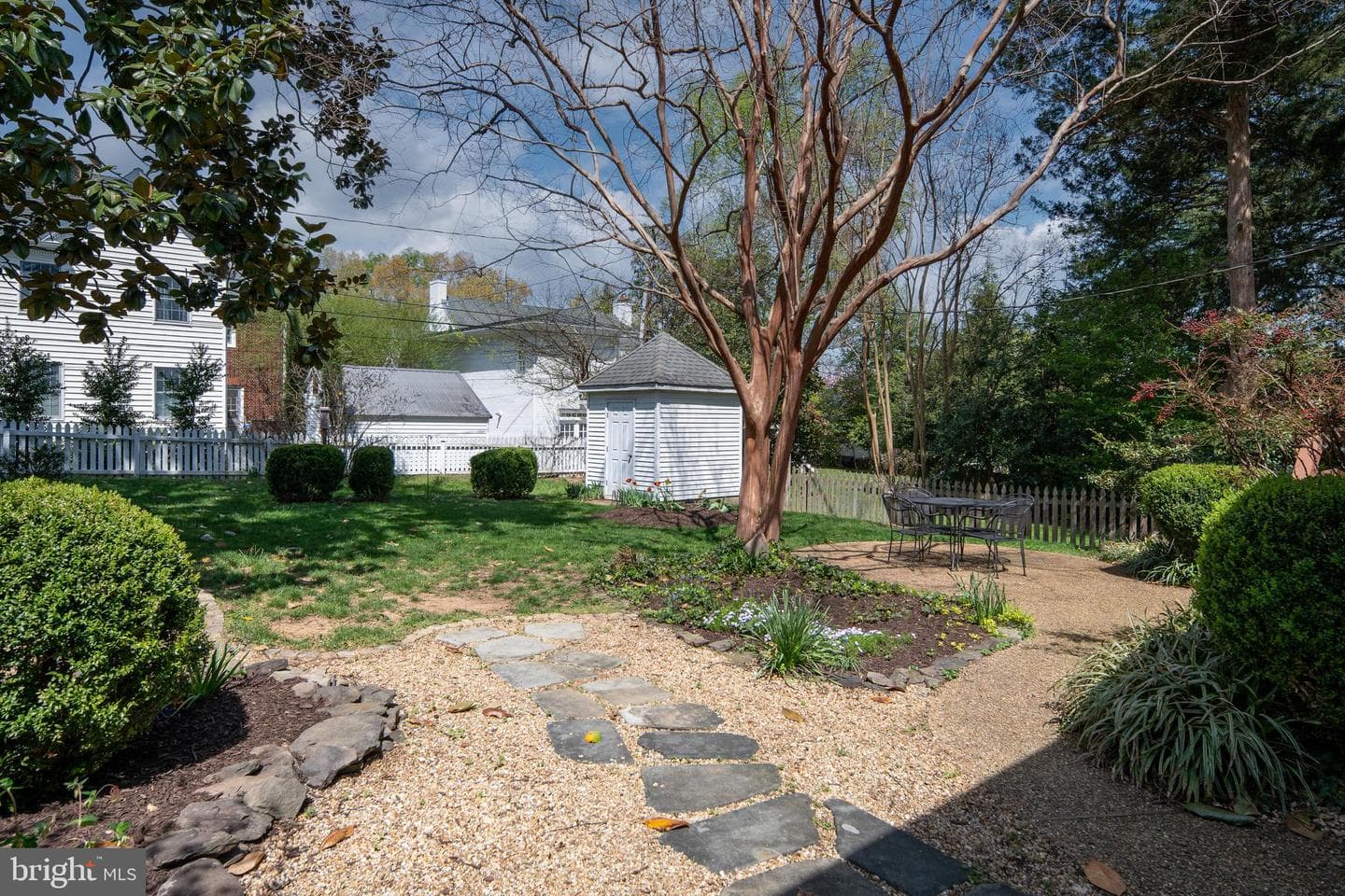 909 Mortimer Avenue photo 64