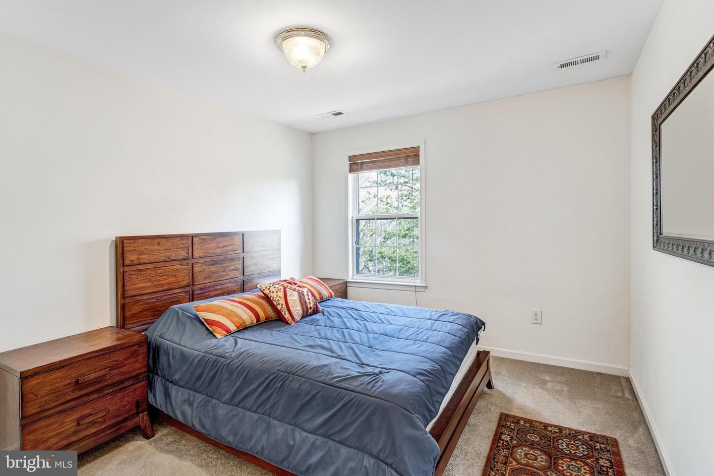 1004 Oakwood Court photo 40