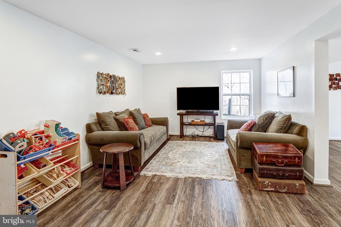 1004 Oakwood Court photo 43