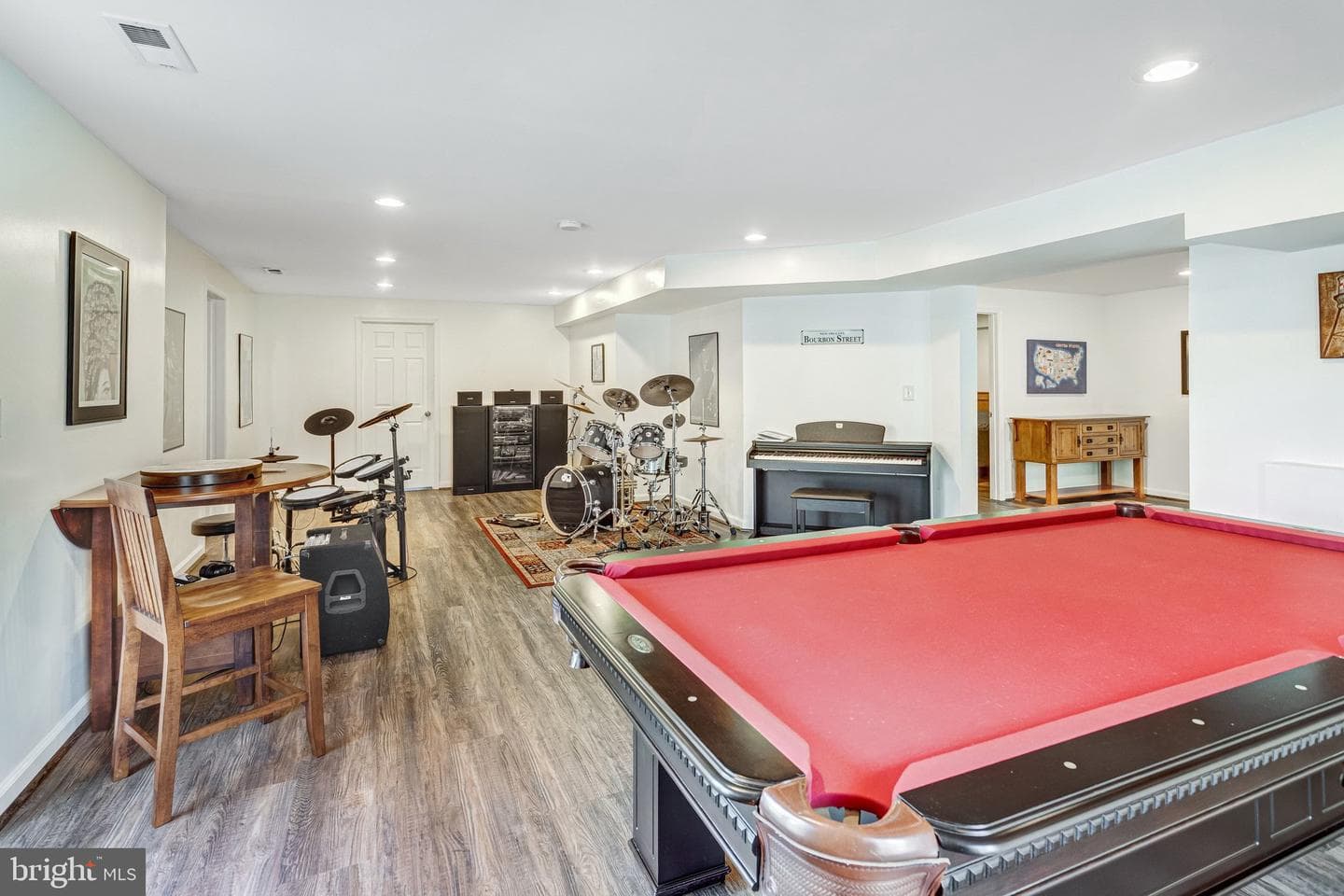 1004 Oakwood Court photo 48