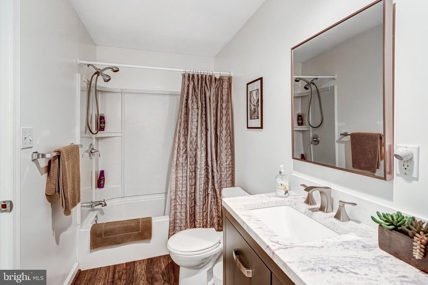 1004 Oakwood Court photo 51