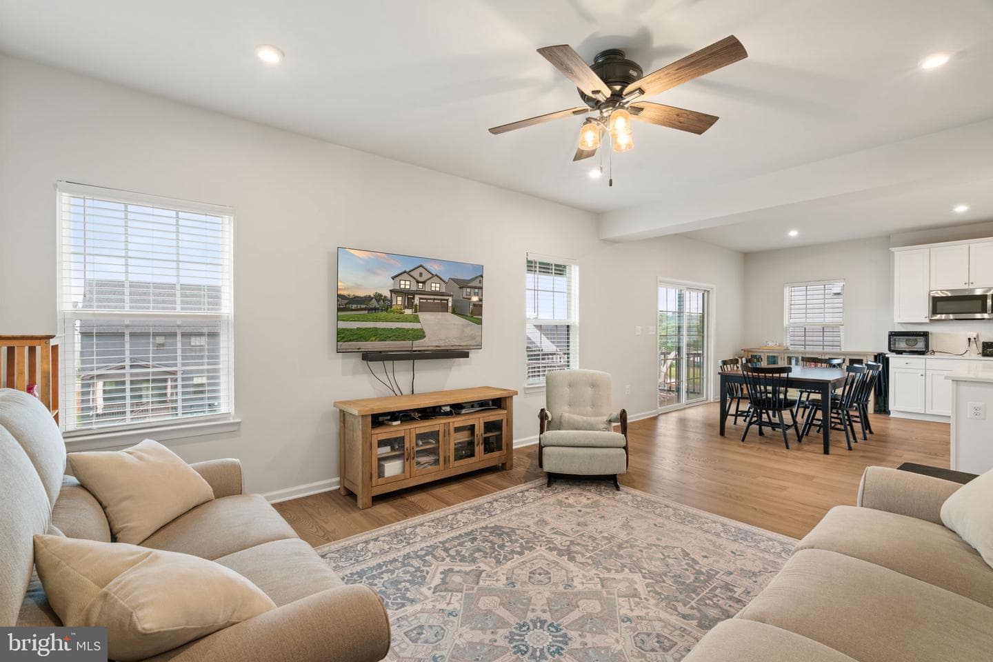 1507 Rampart Drive photo 4