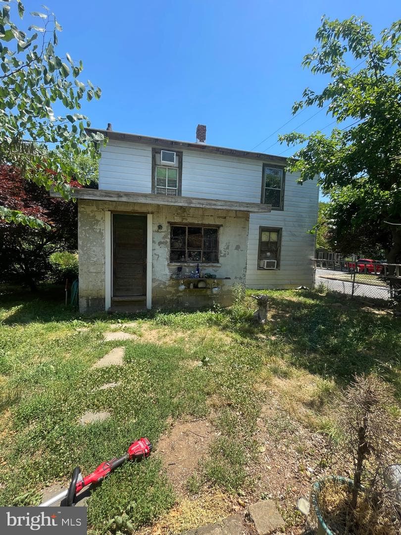 300 Prince Edward Street photo 27