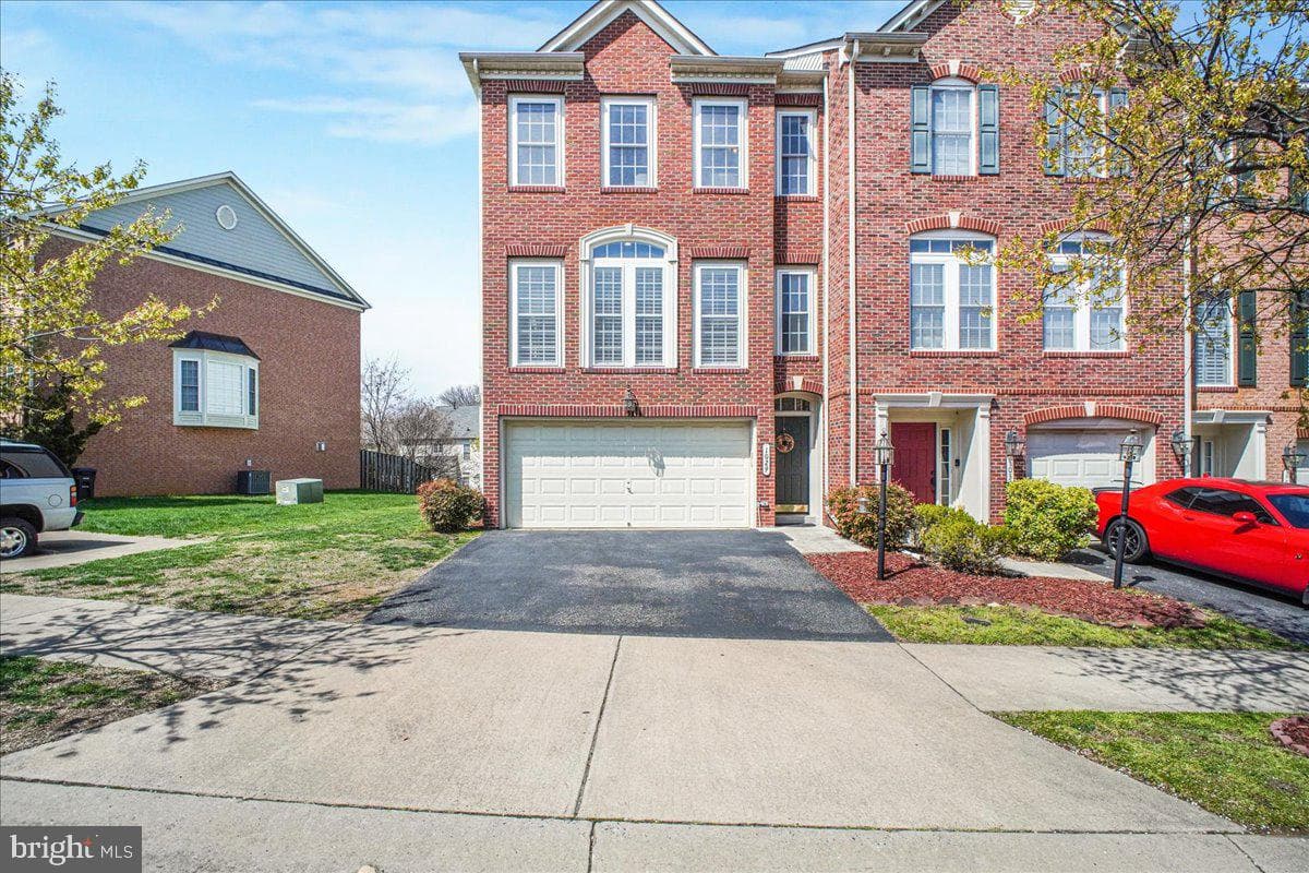 1029 Hotchkiss Place