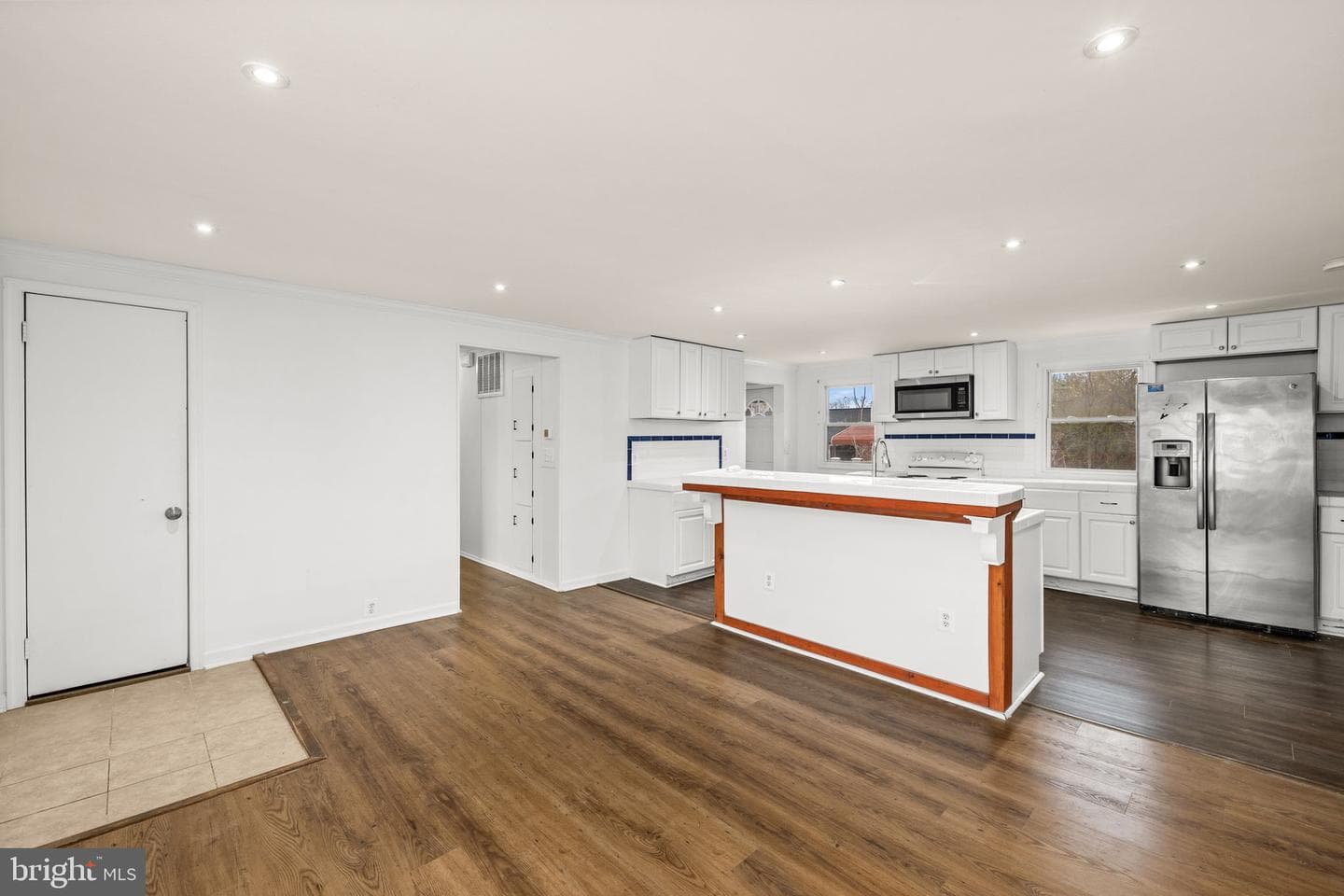 1306 Cardwell Street photo 19