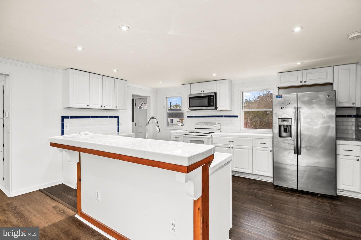 1306 Cardwell Street photo 27