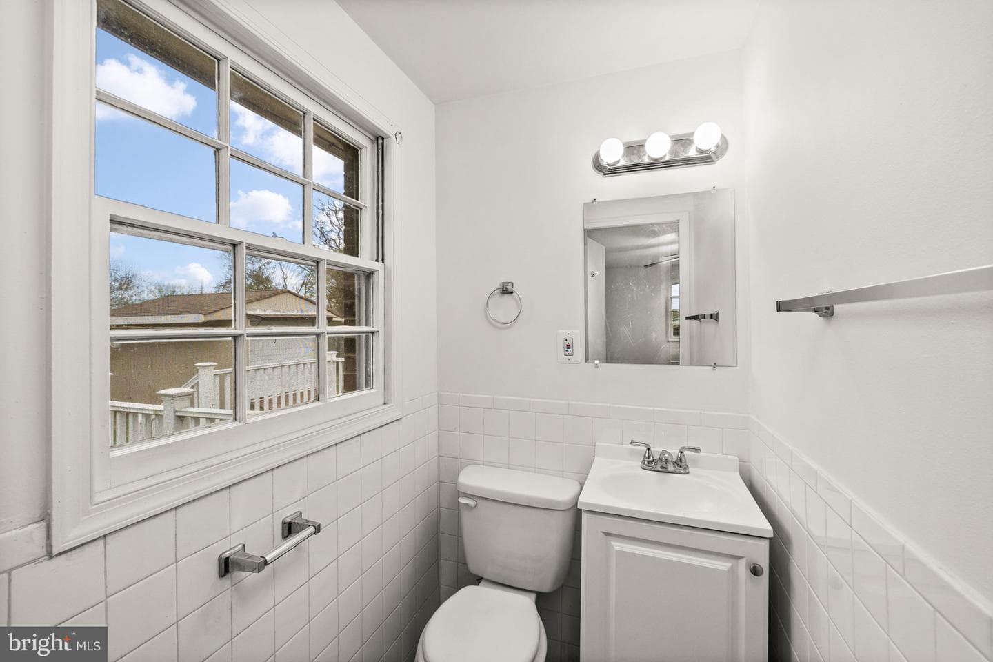 1306 Cardwell Street photo 37