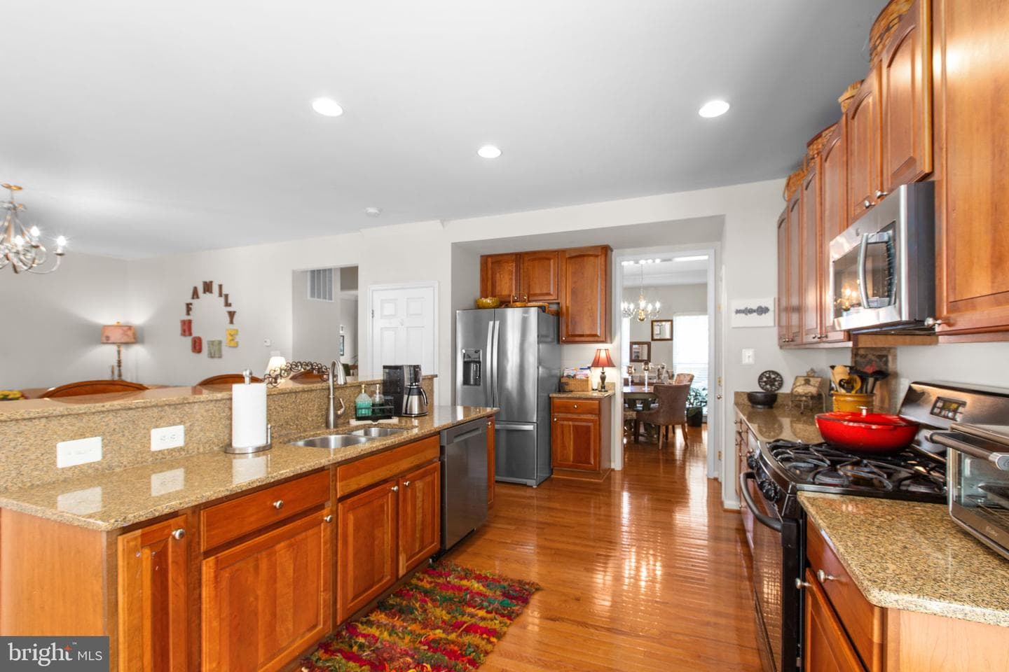 1102 Anderson Street photo 4