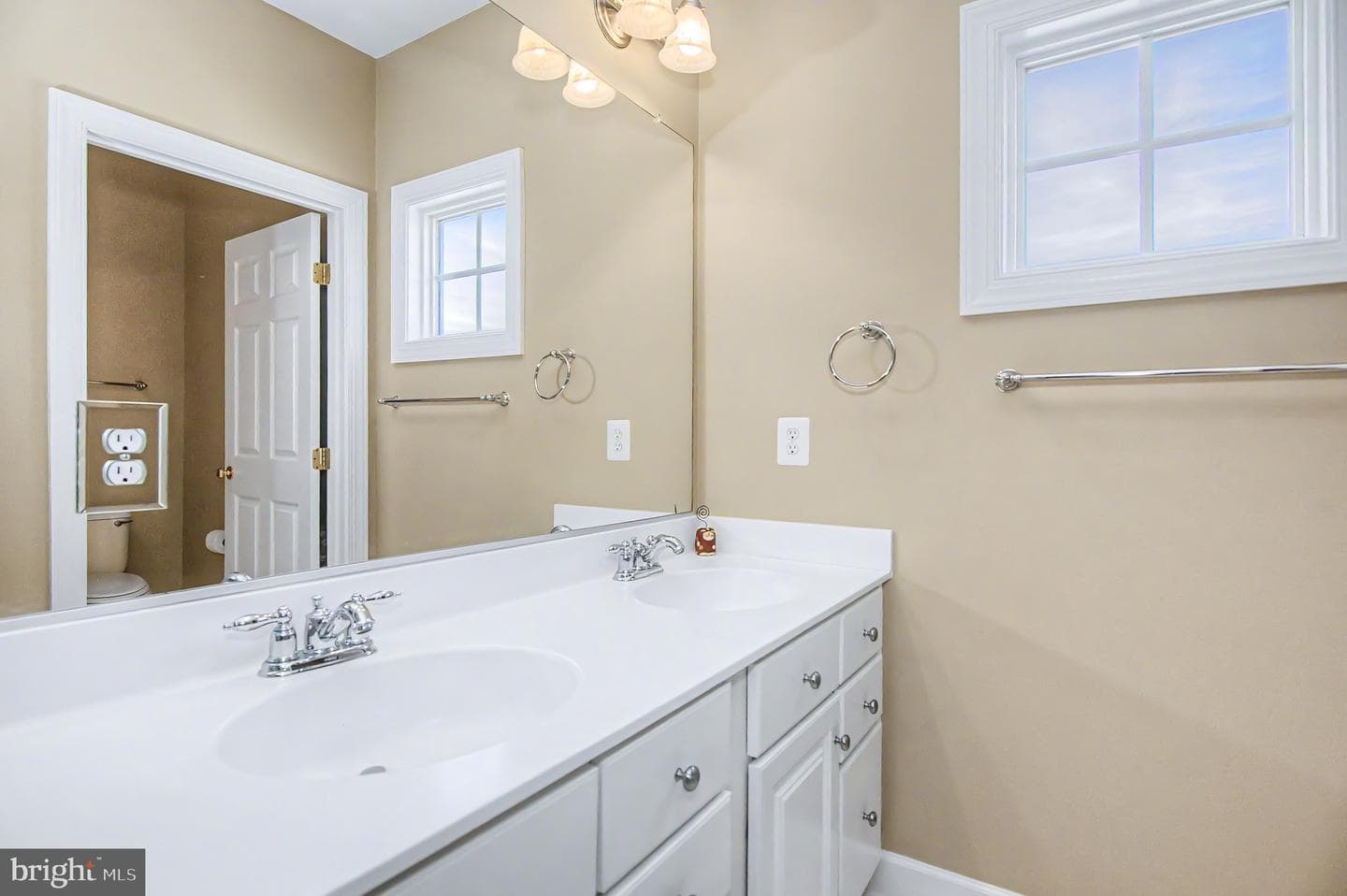1003 Raymond Court photo 54