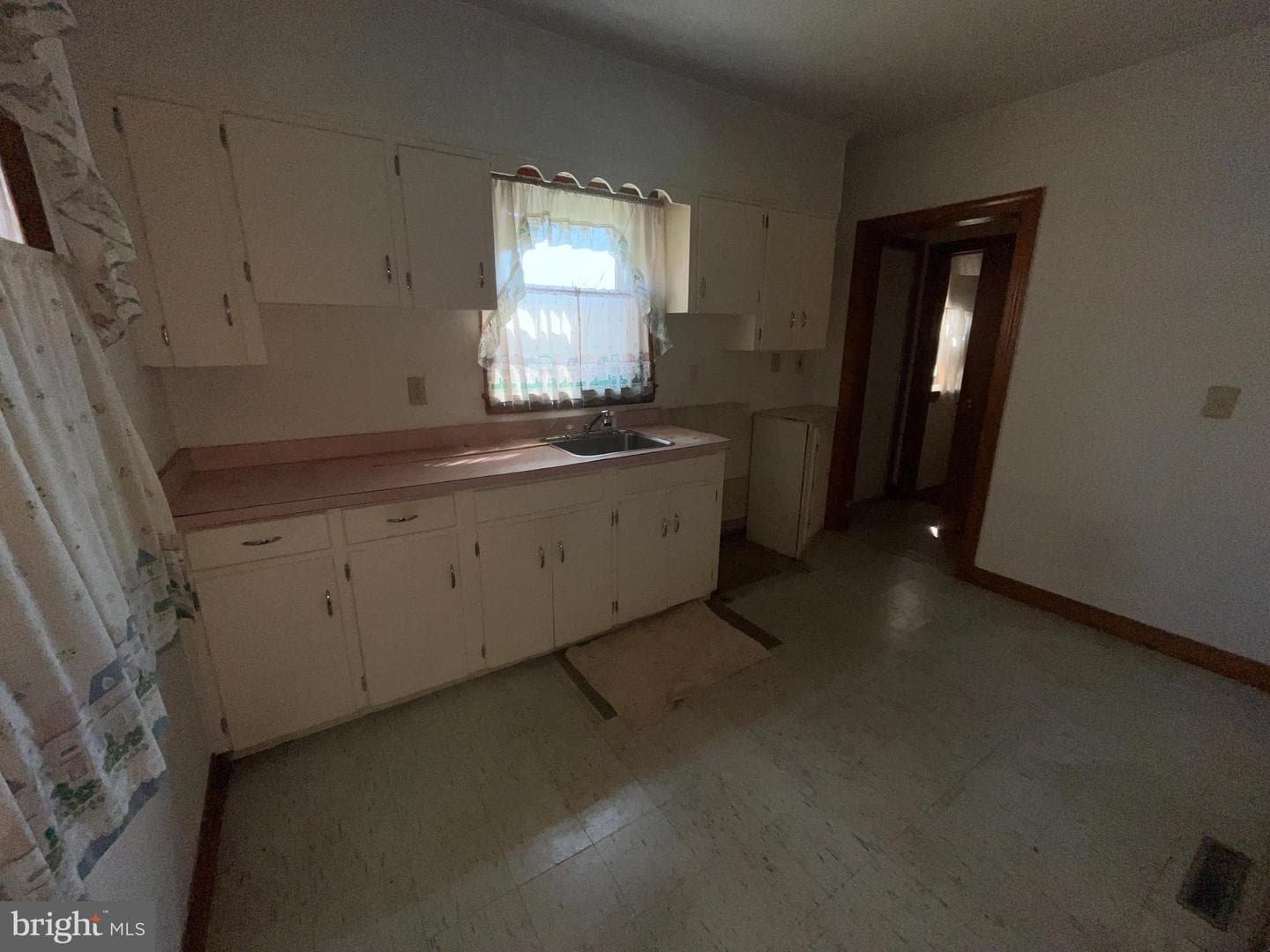 1200 Railroad Avenue photo 6