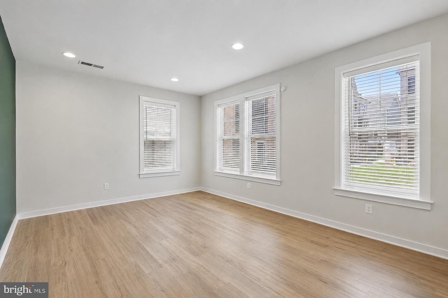 283 Willis Street photo 35