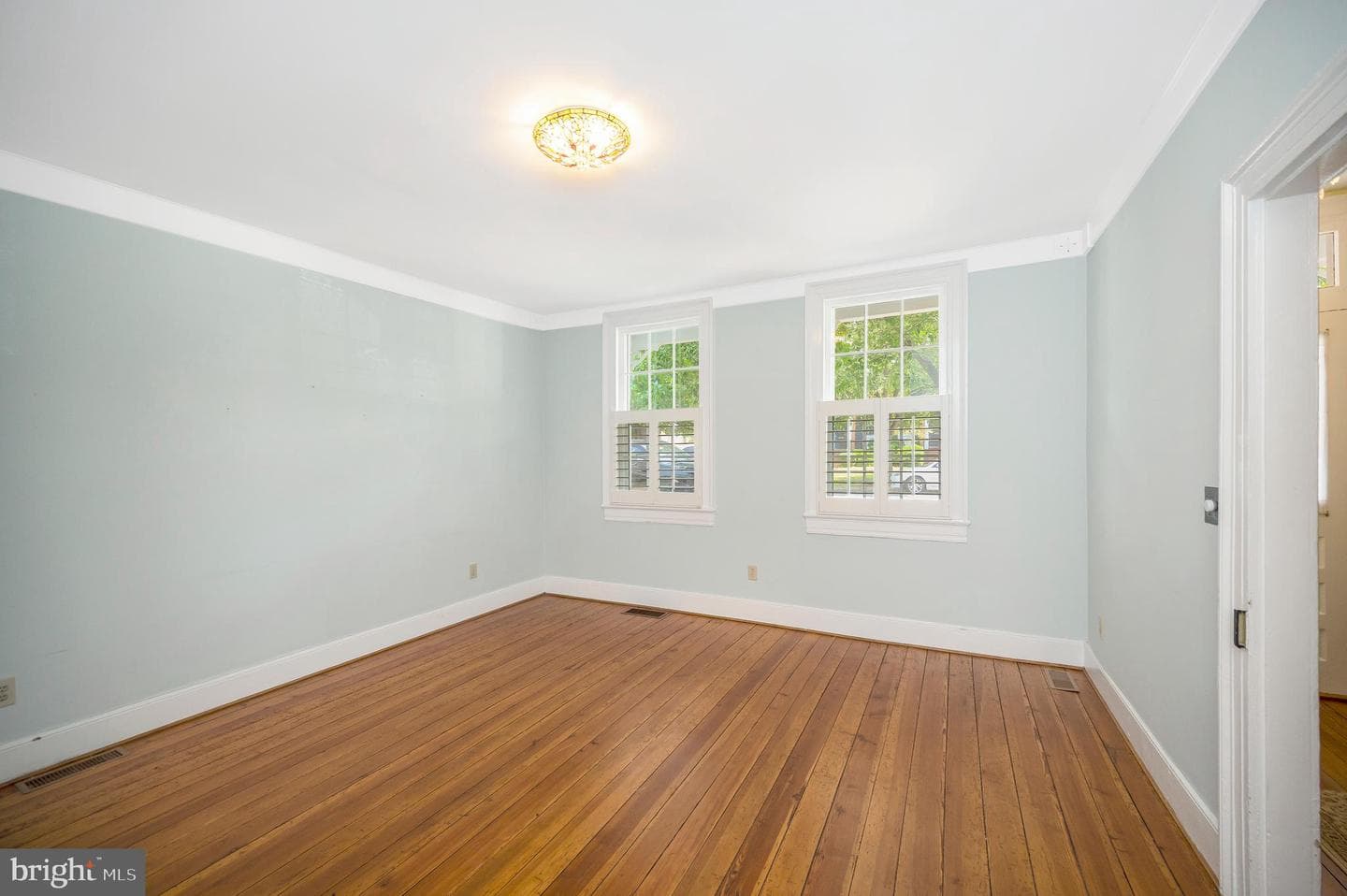 1102 Prince Edward Street photo 12